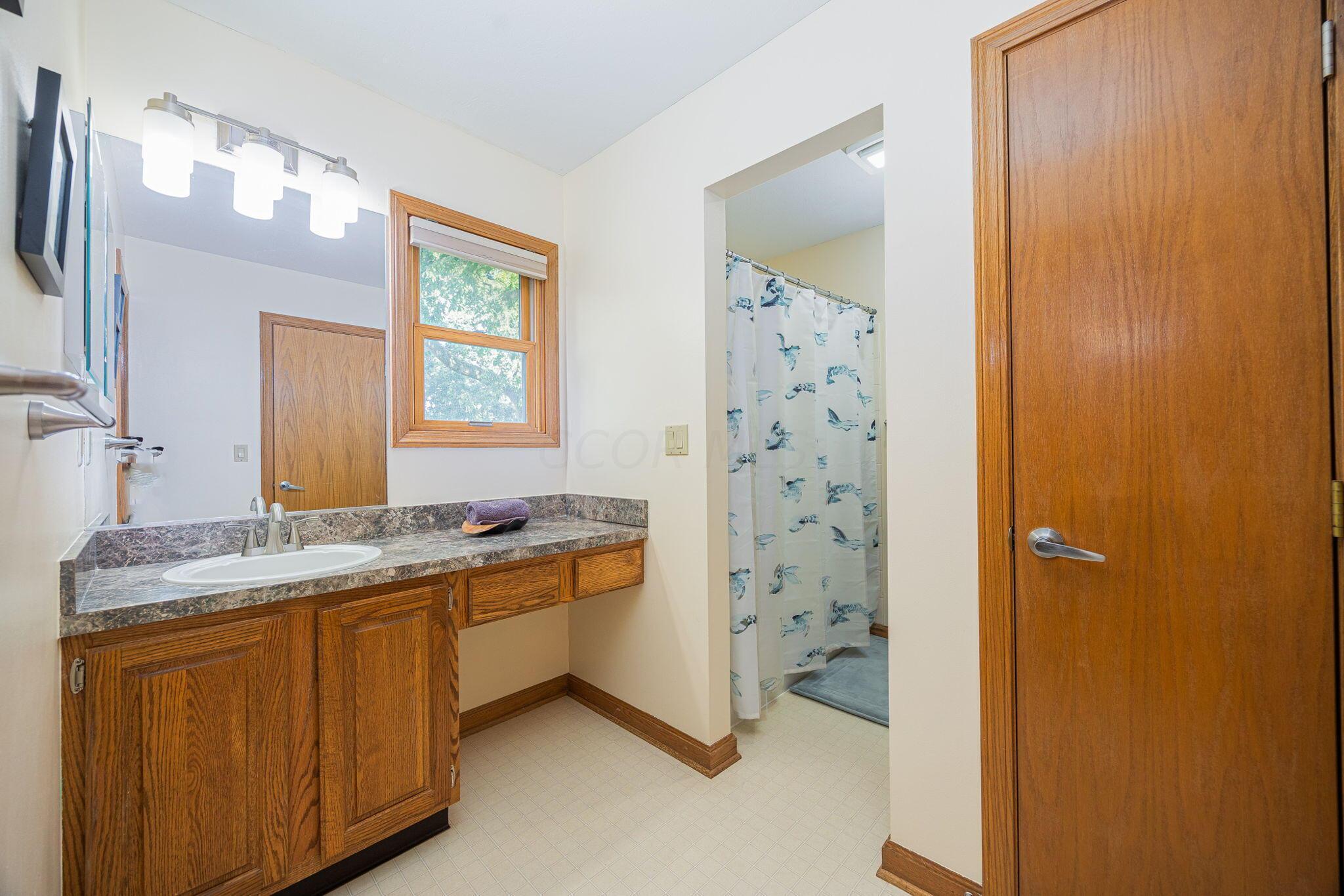 832 Thorncrest Court