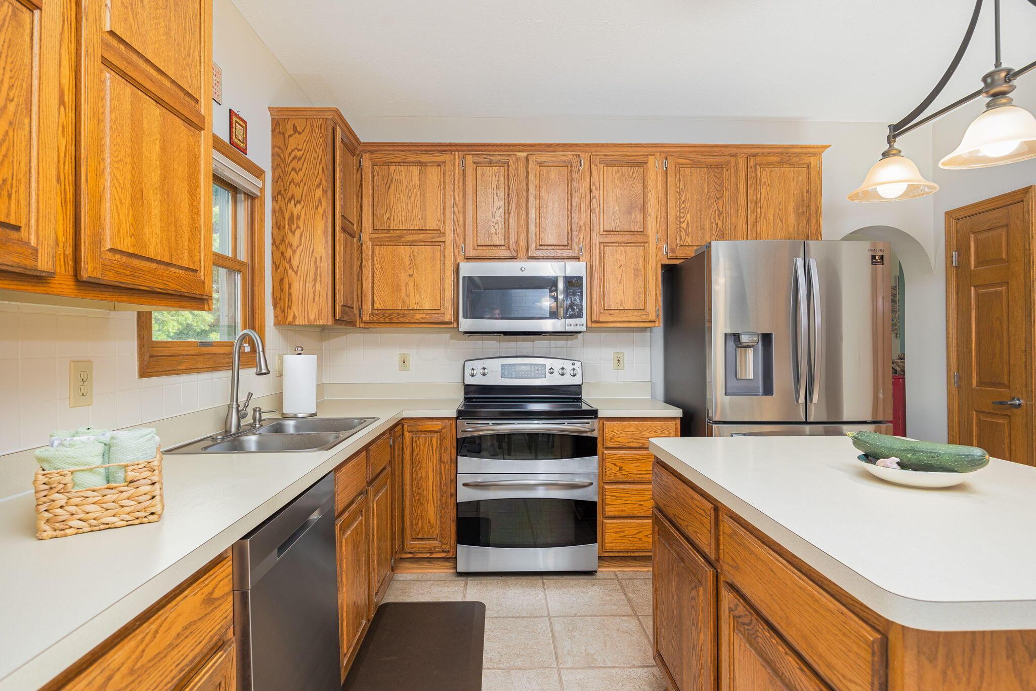 832 Thorncrest Court