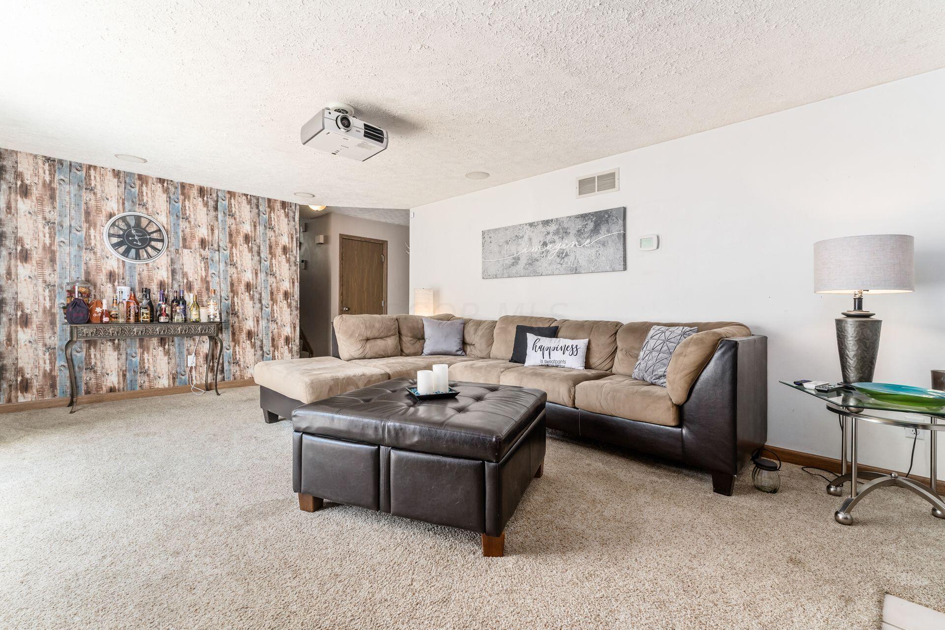 6886 Kinston Drive