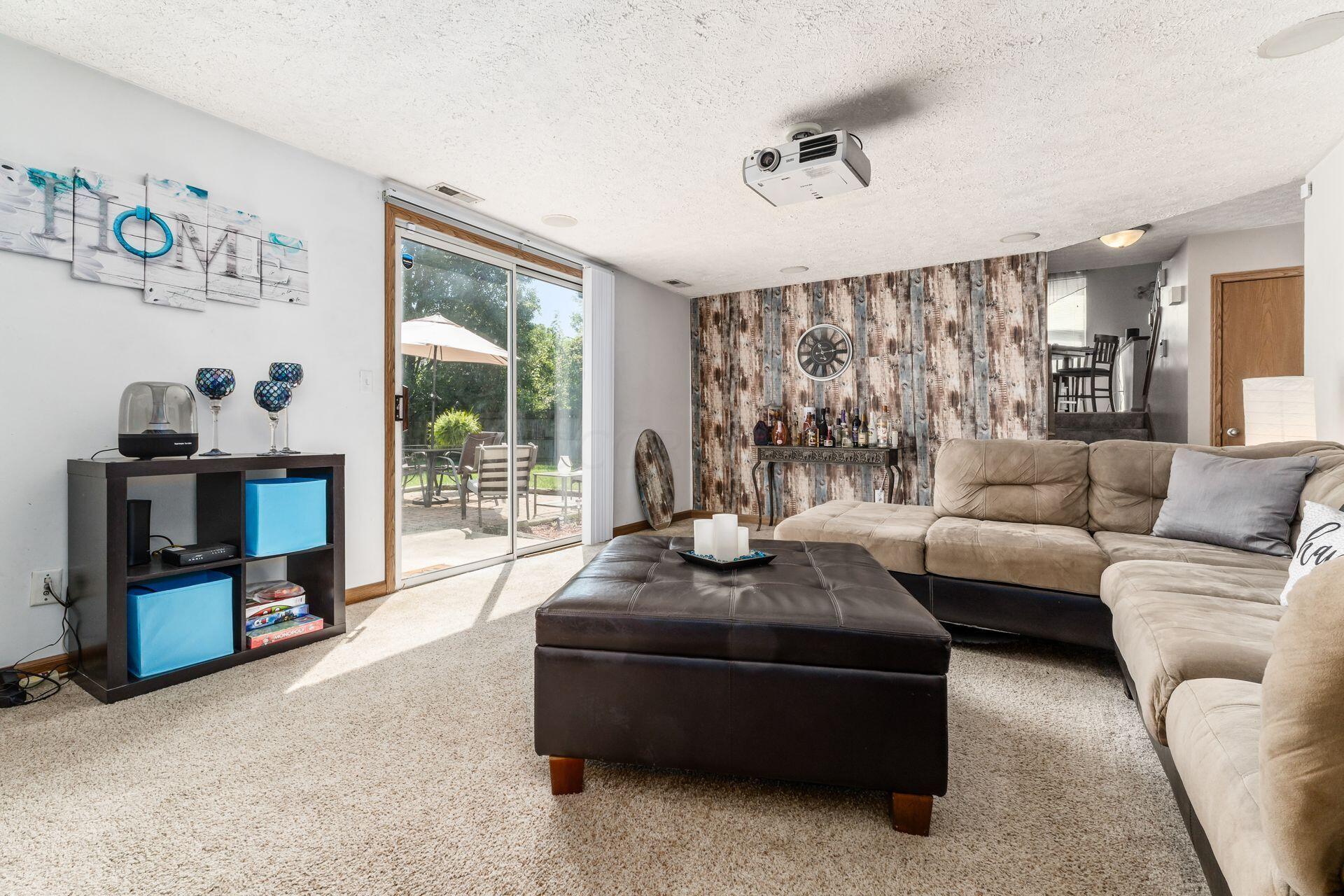 6886 Kinston Drive