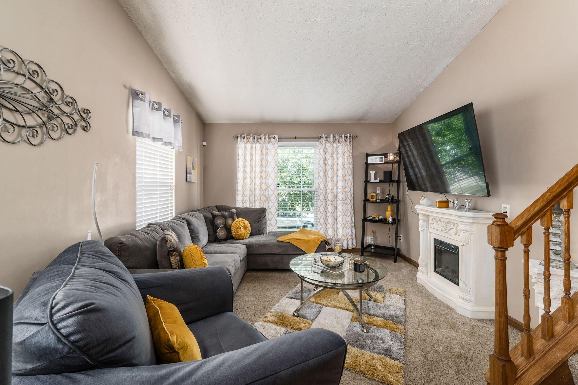 6886 Kinston Drive