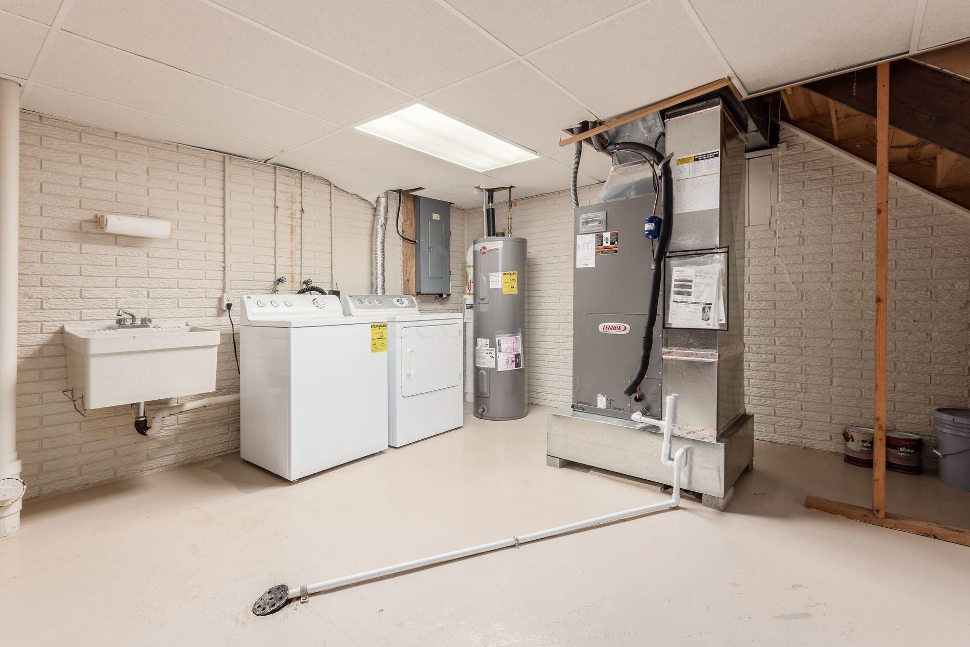 216 St Antoine Street, 25A