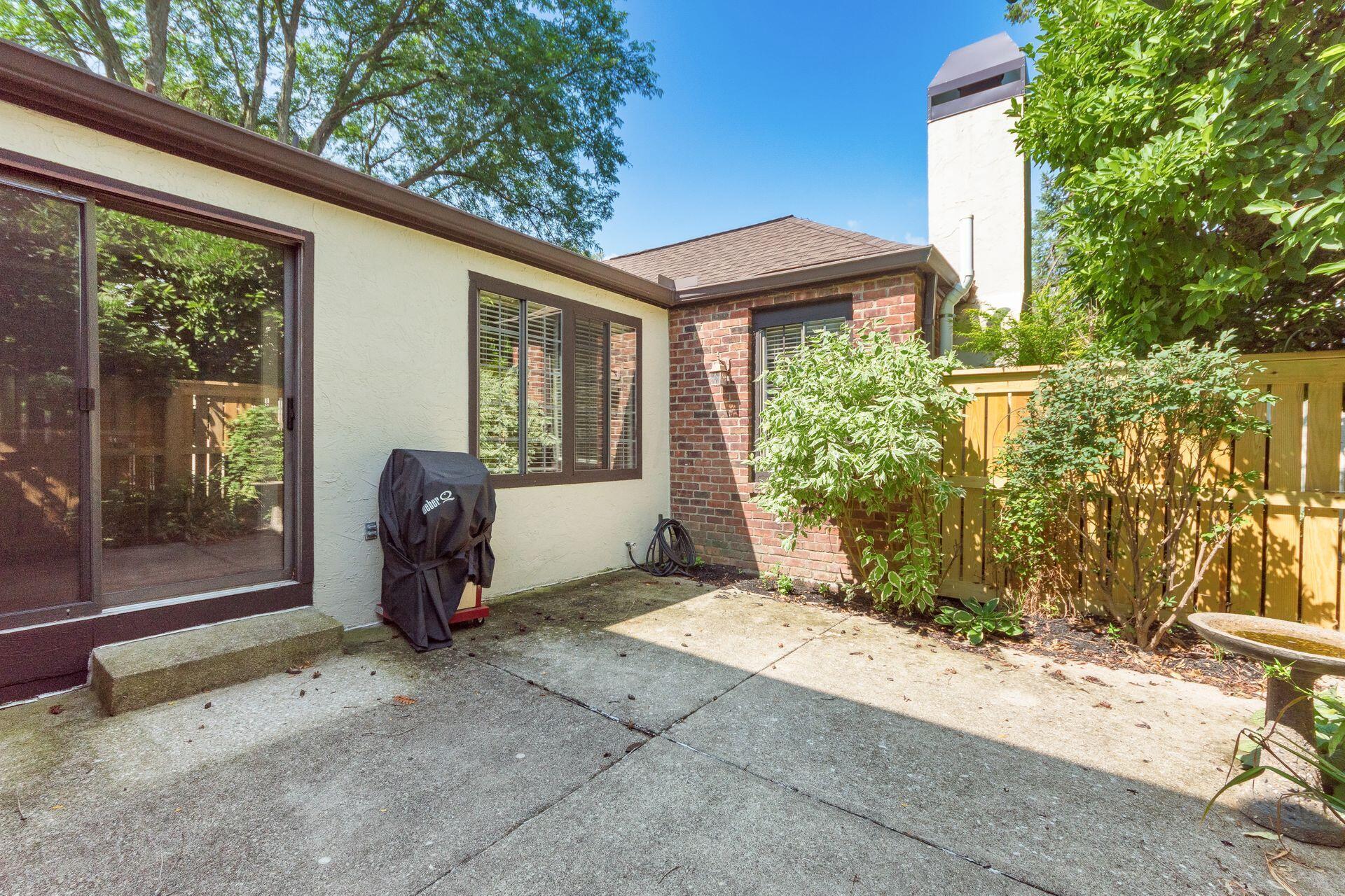 216 St Antoine Street, 25A