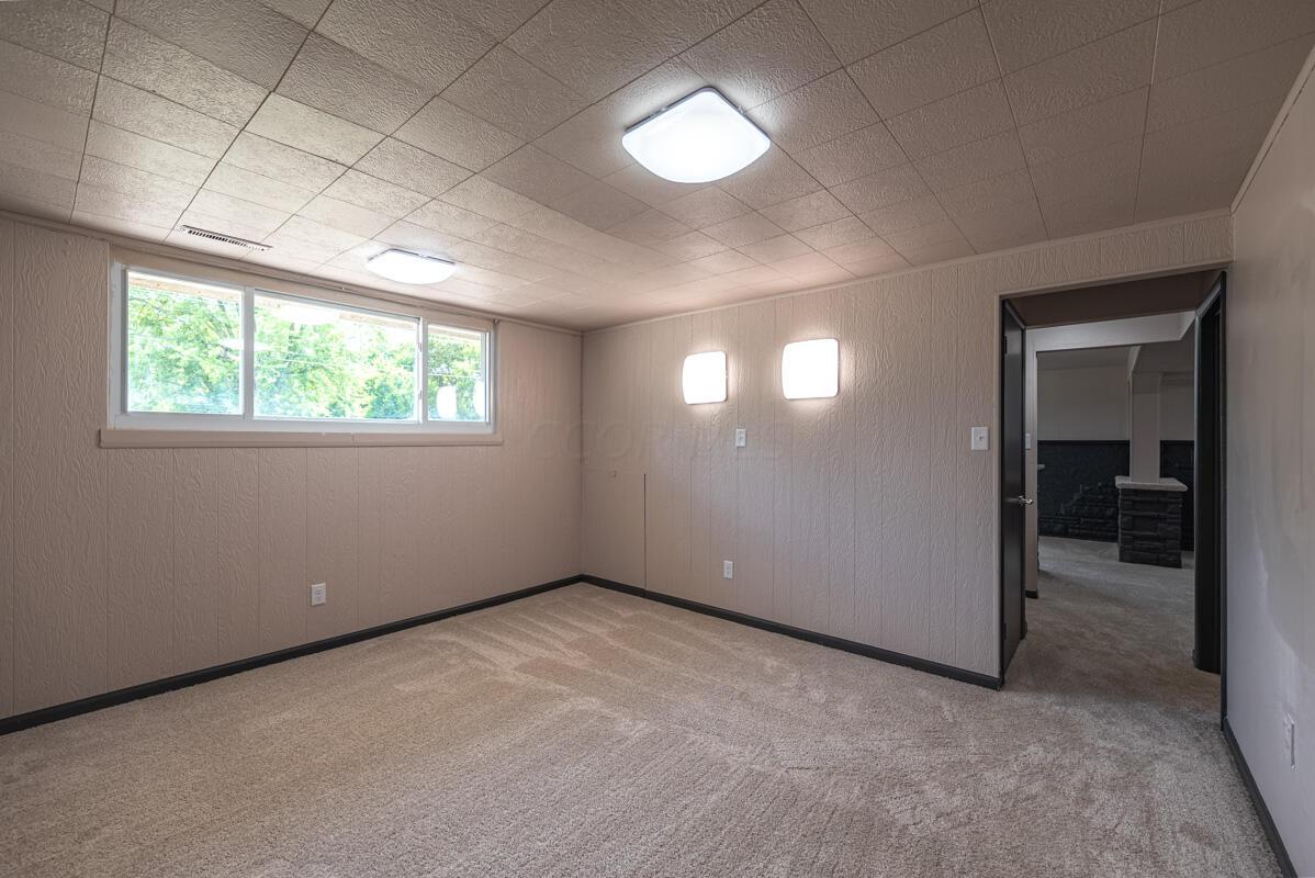 3516 E Deshler Avenue