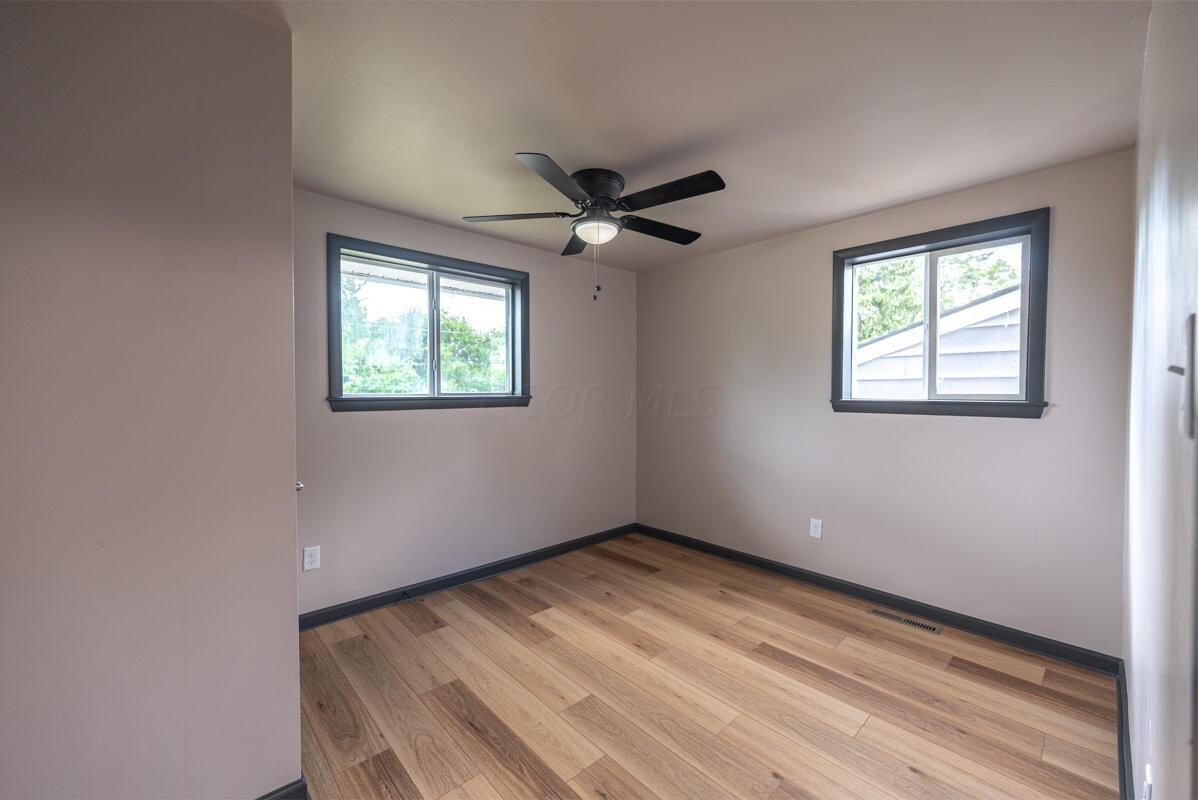 3516 E Deshler Avenue