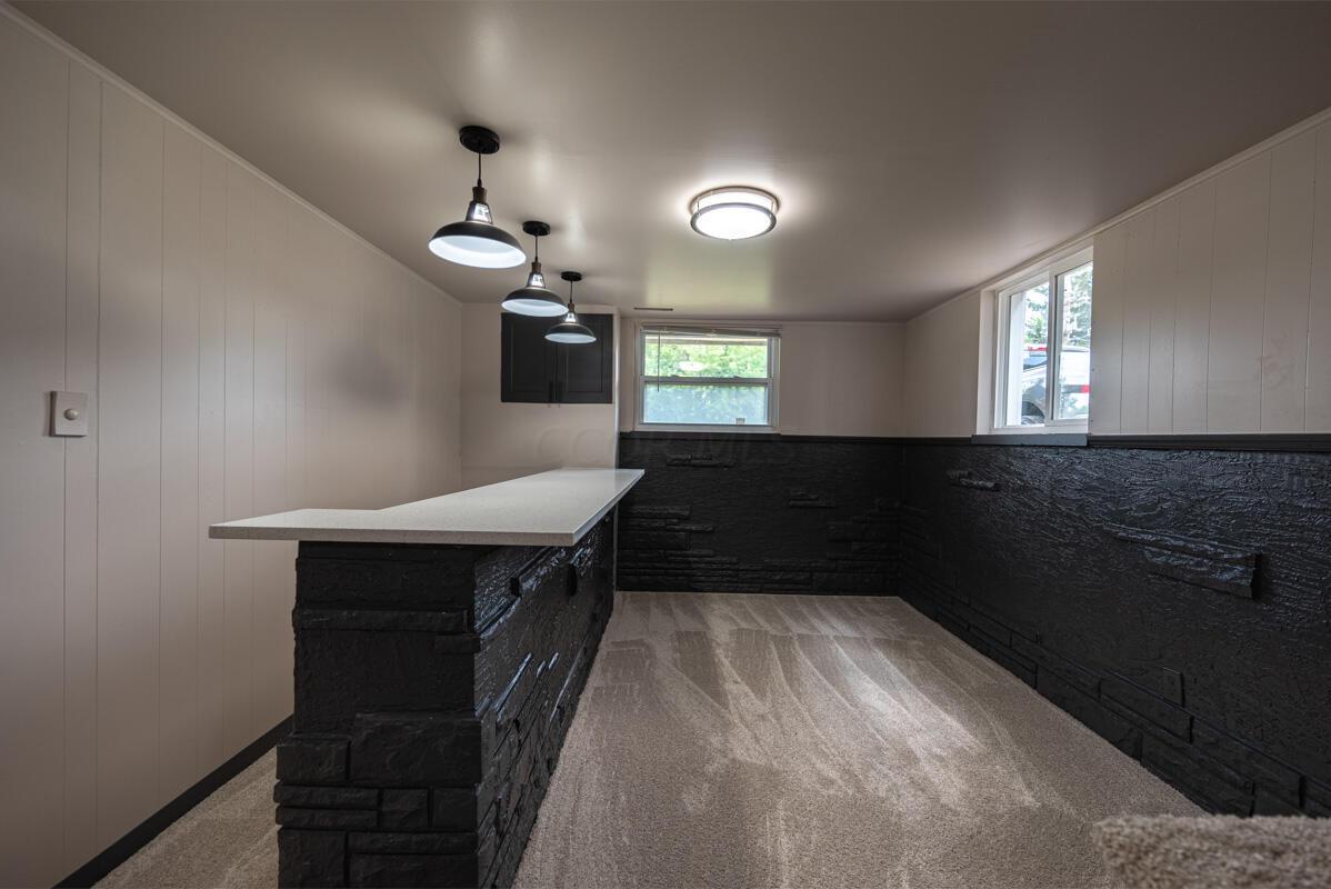 3516 E Deshler Avenue