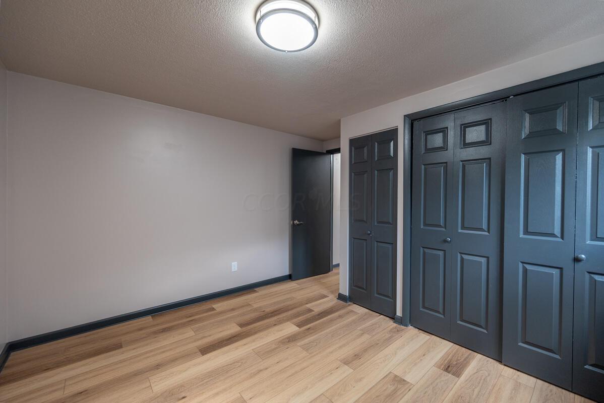 3516 E Deshler Avenue