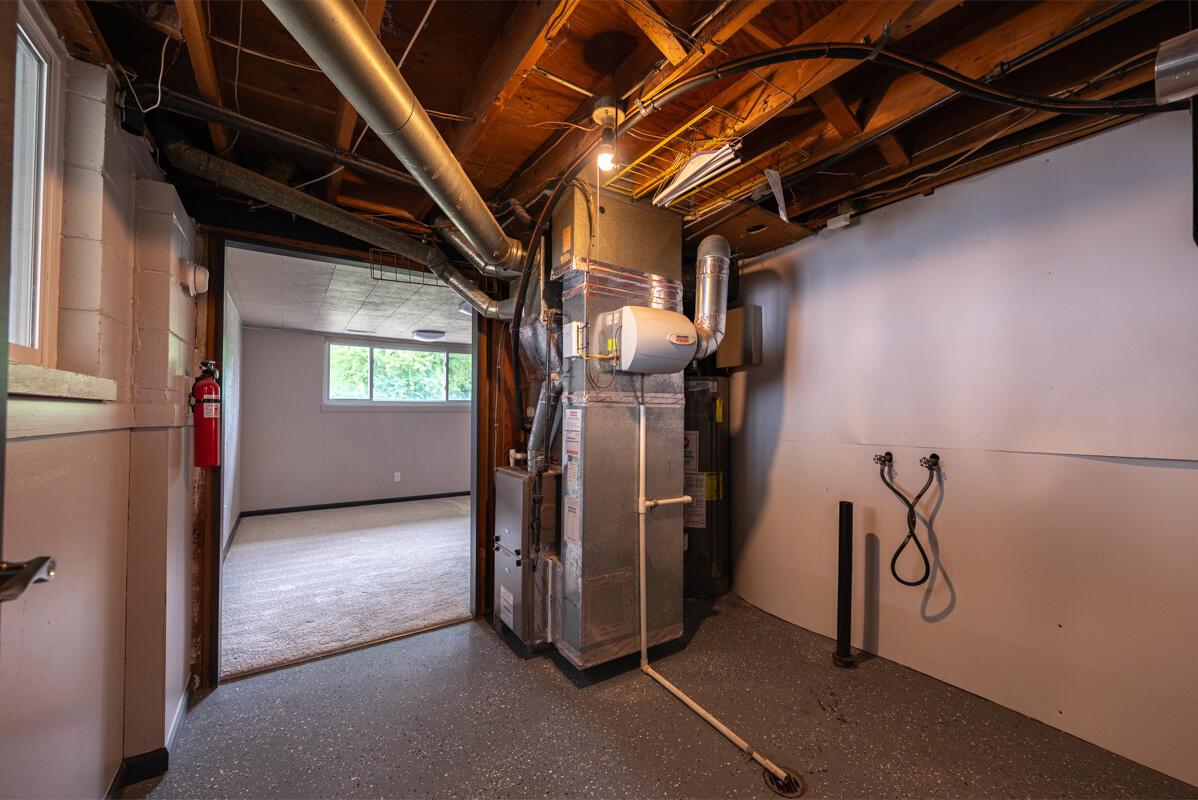 3516 E Deshler Avenue