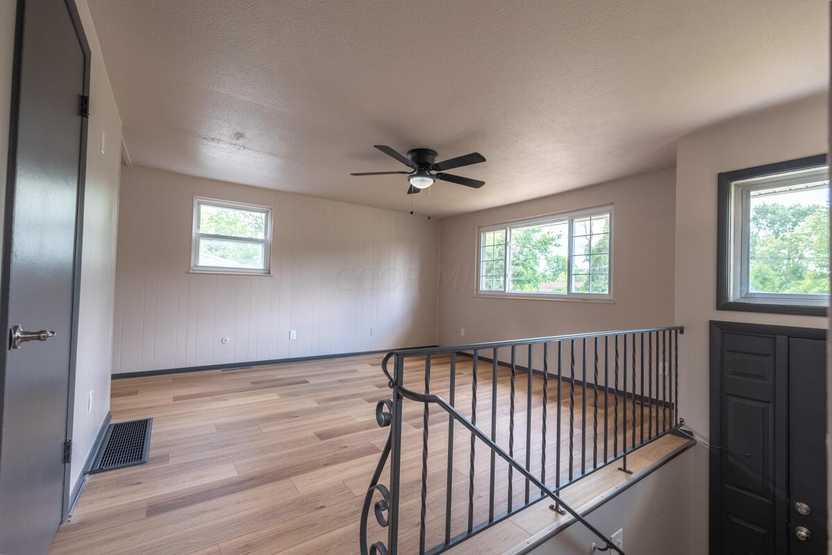 3516 E Deshler Avenue