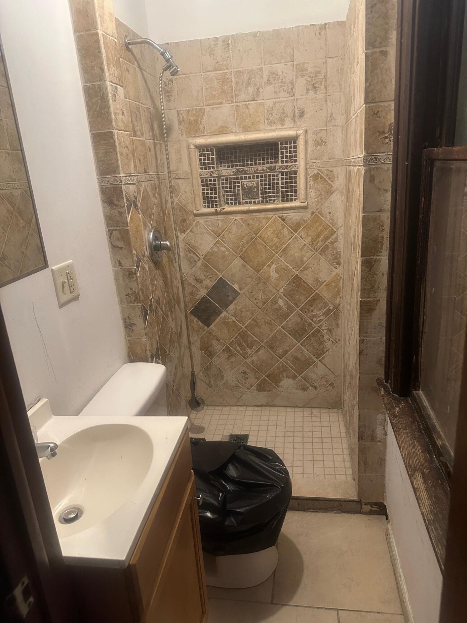 1195 E Whittier Street