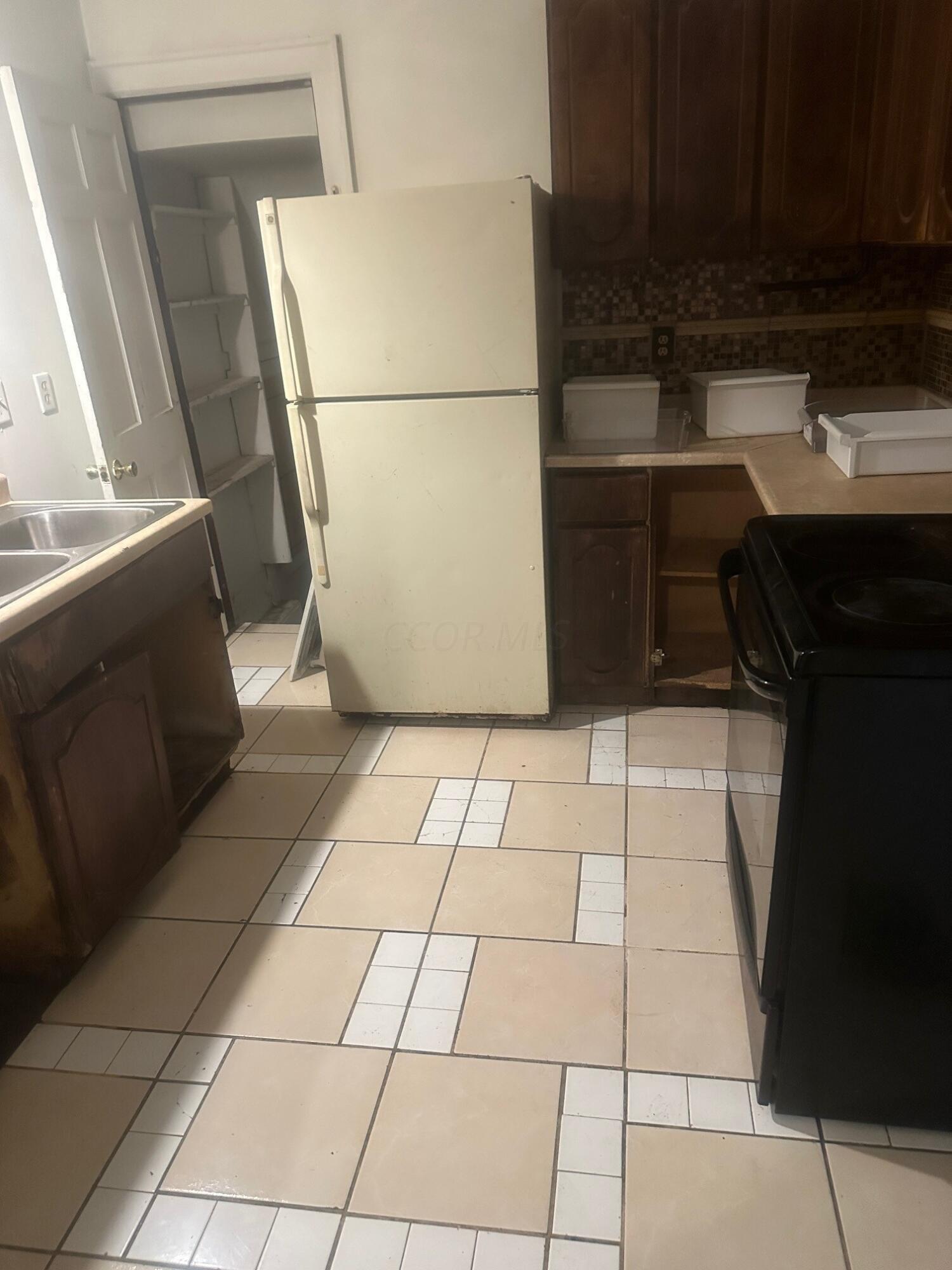 1195 E Whittier Street