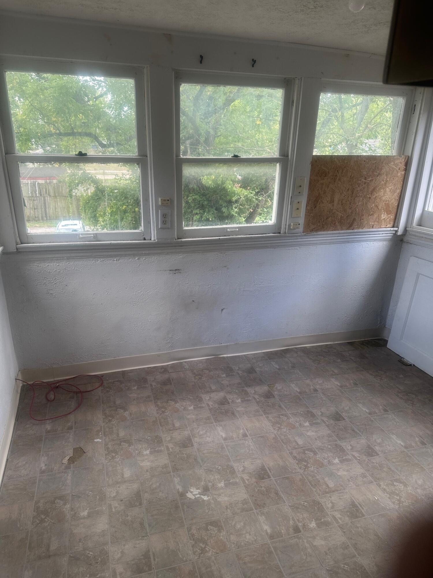 1195 E Whittier Street