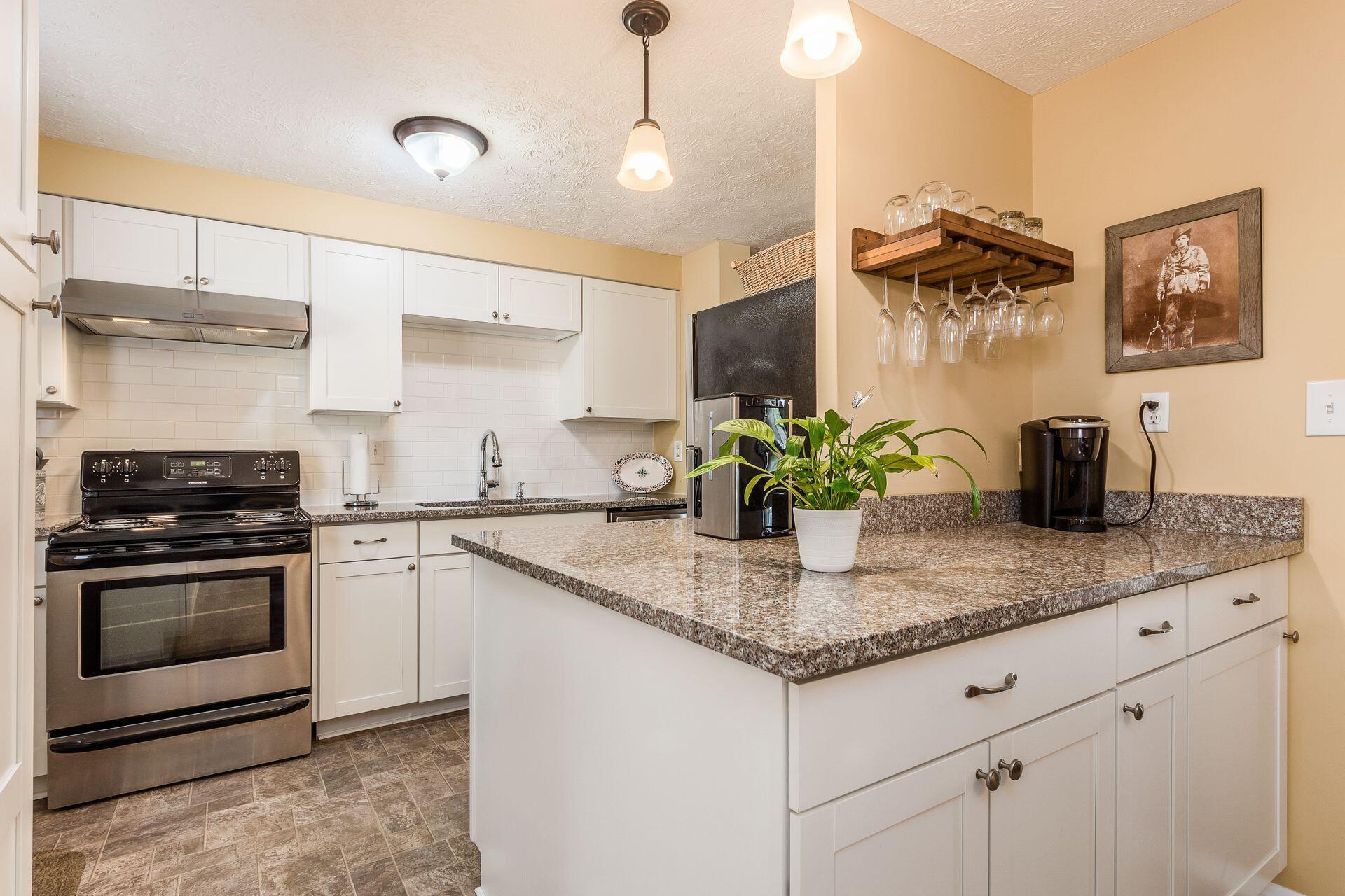 1290 Hathersage Place