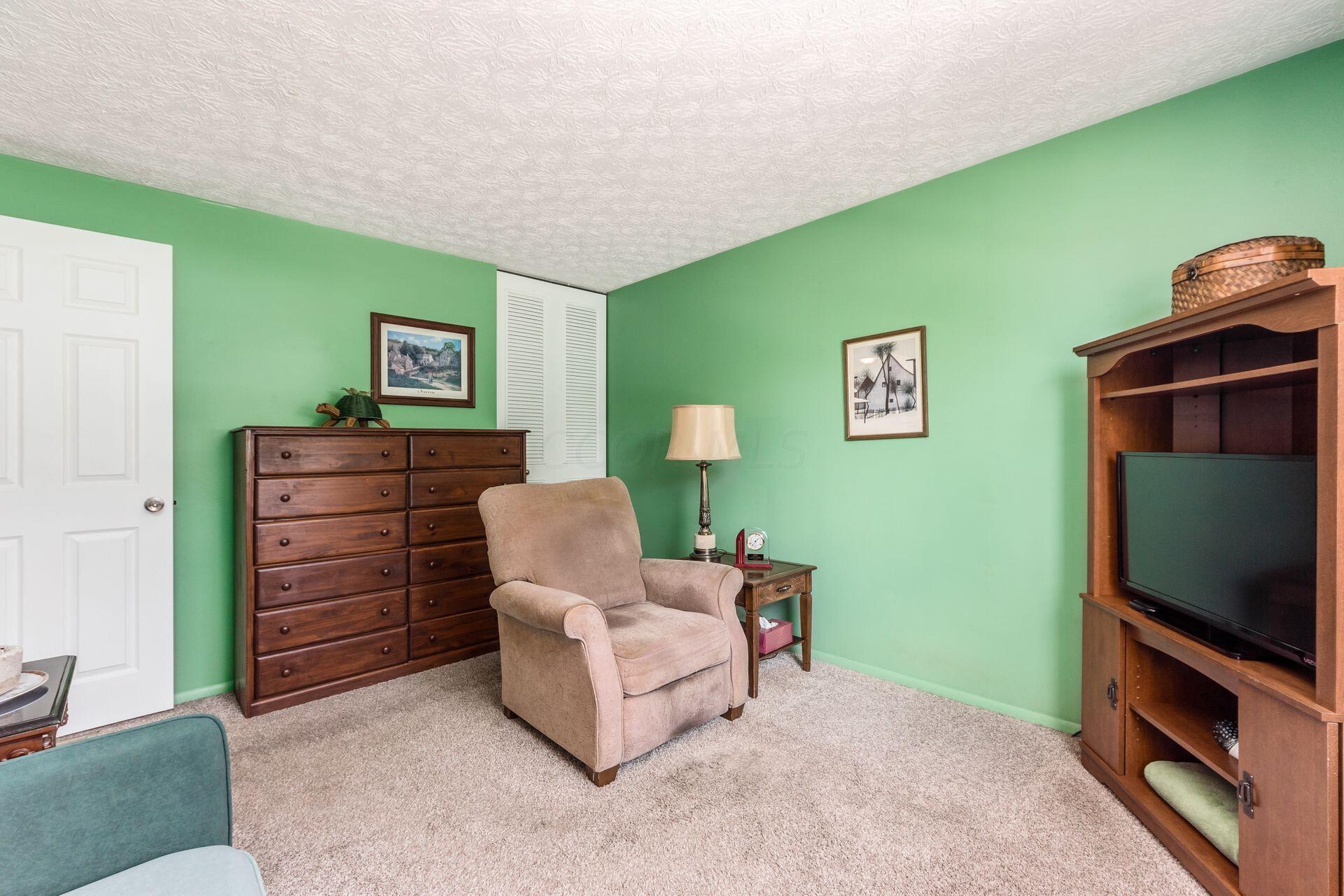 1290 Hathersage Place
