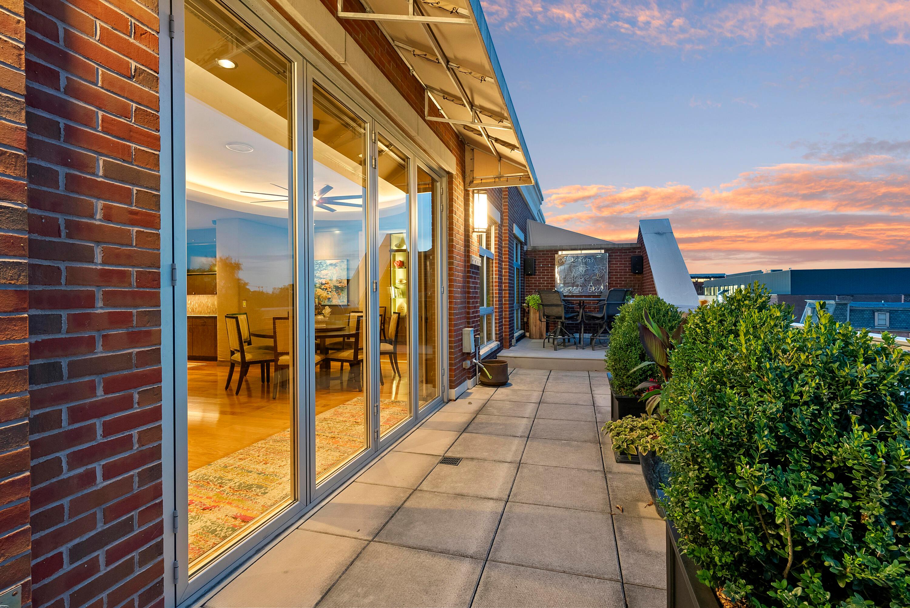 845 N High Street, 505