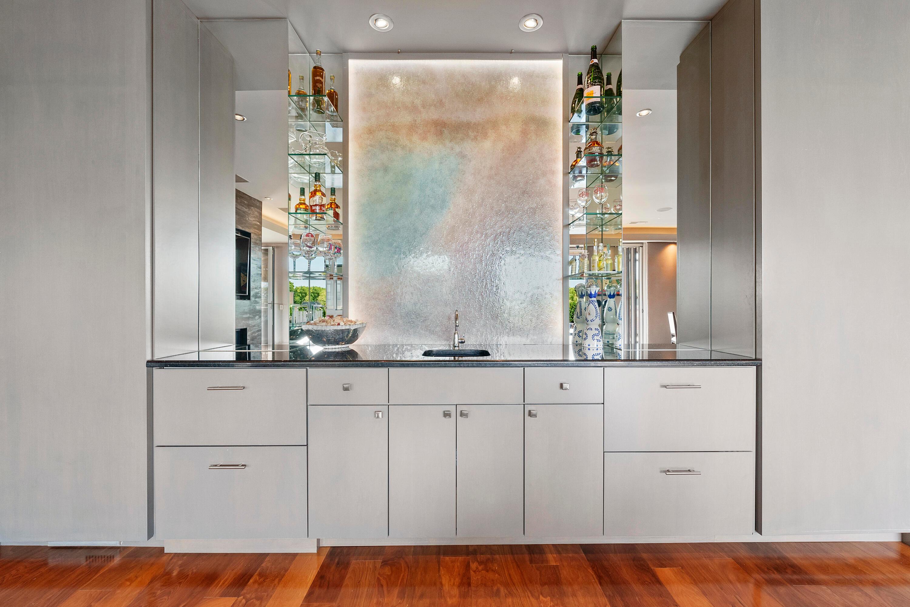 845 N High Street, 505