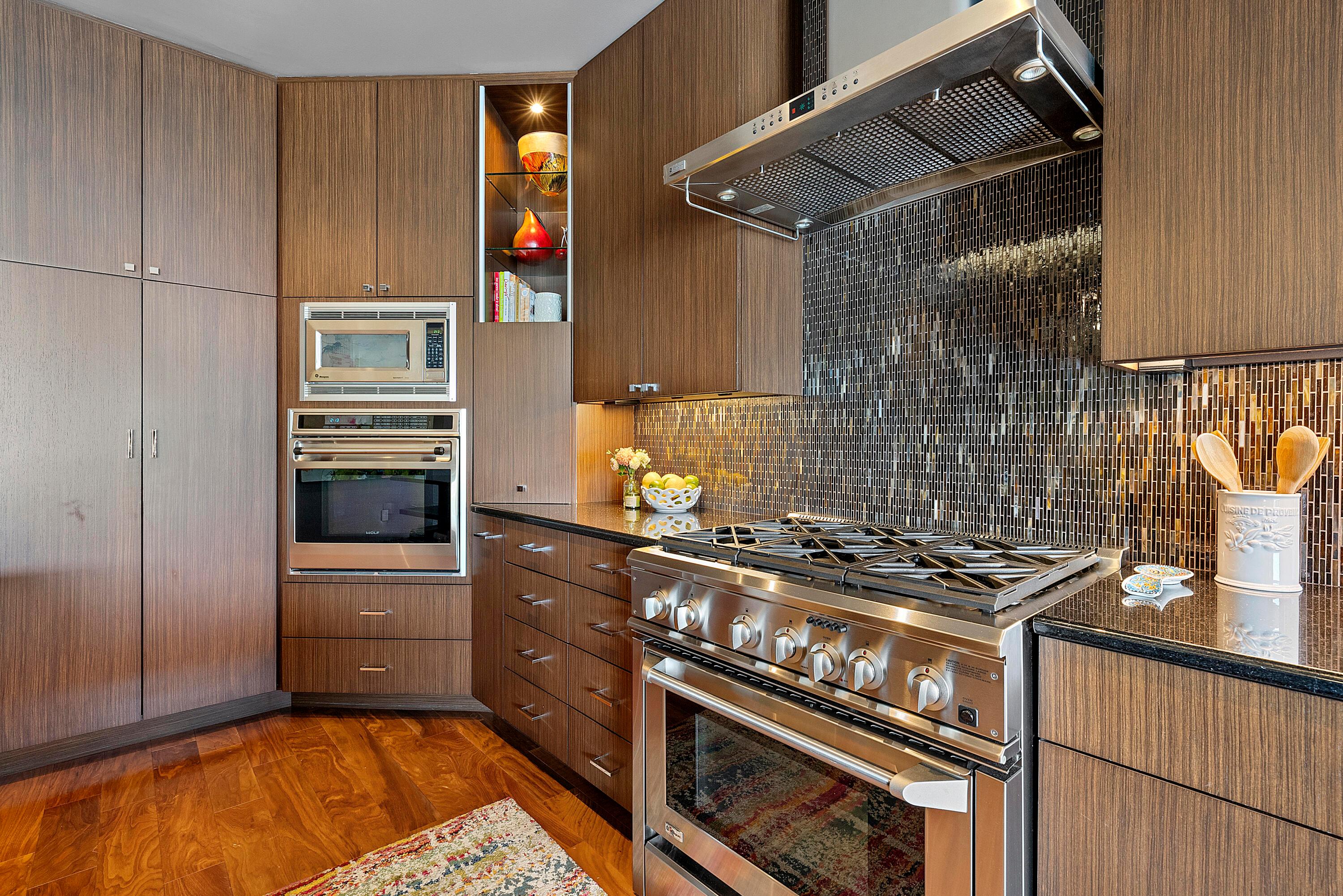 845 N High Street, 505