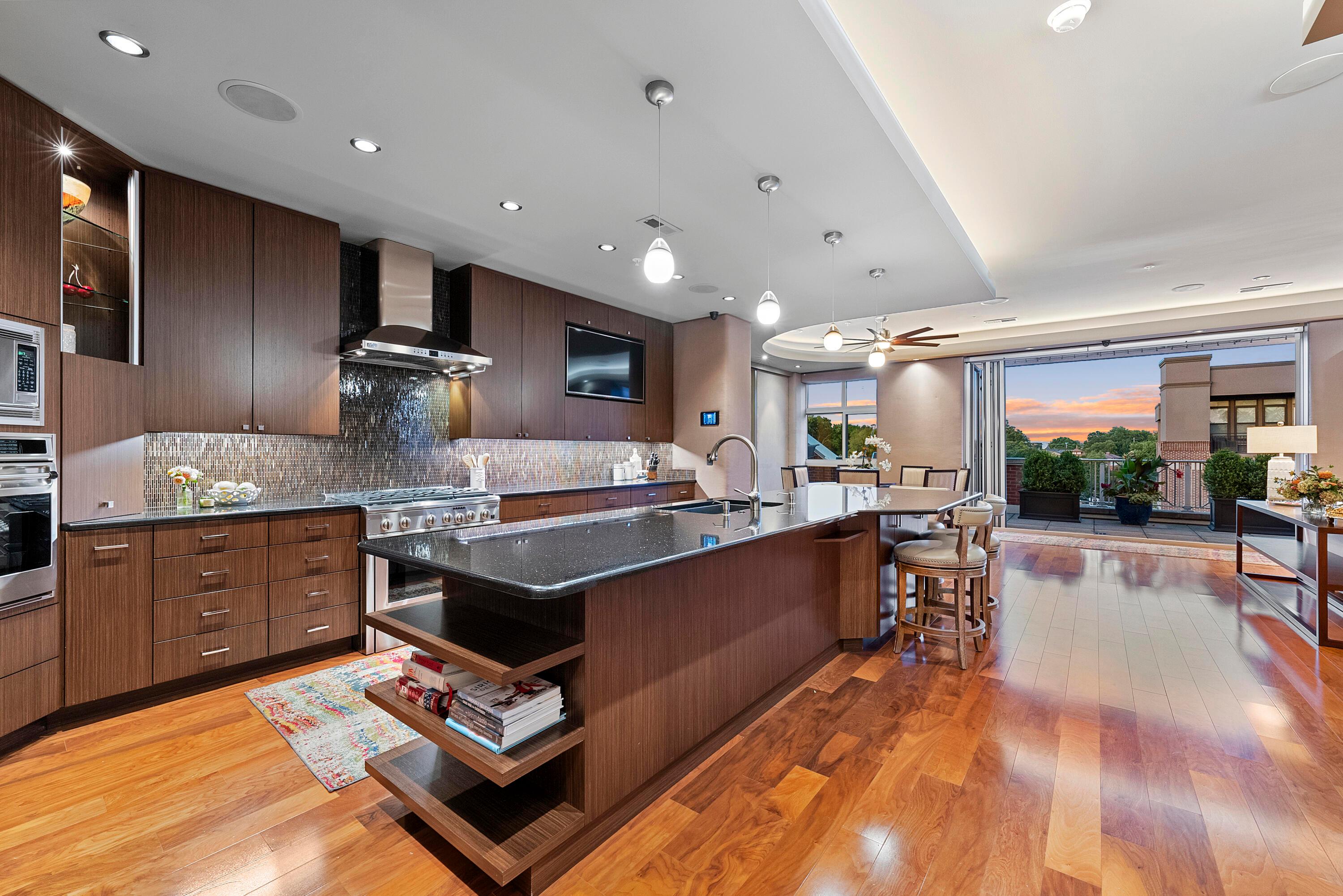 845 N High Street, 505