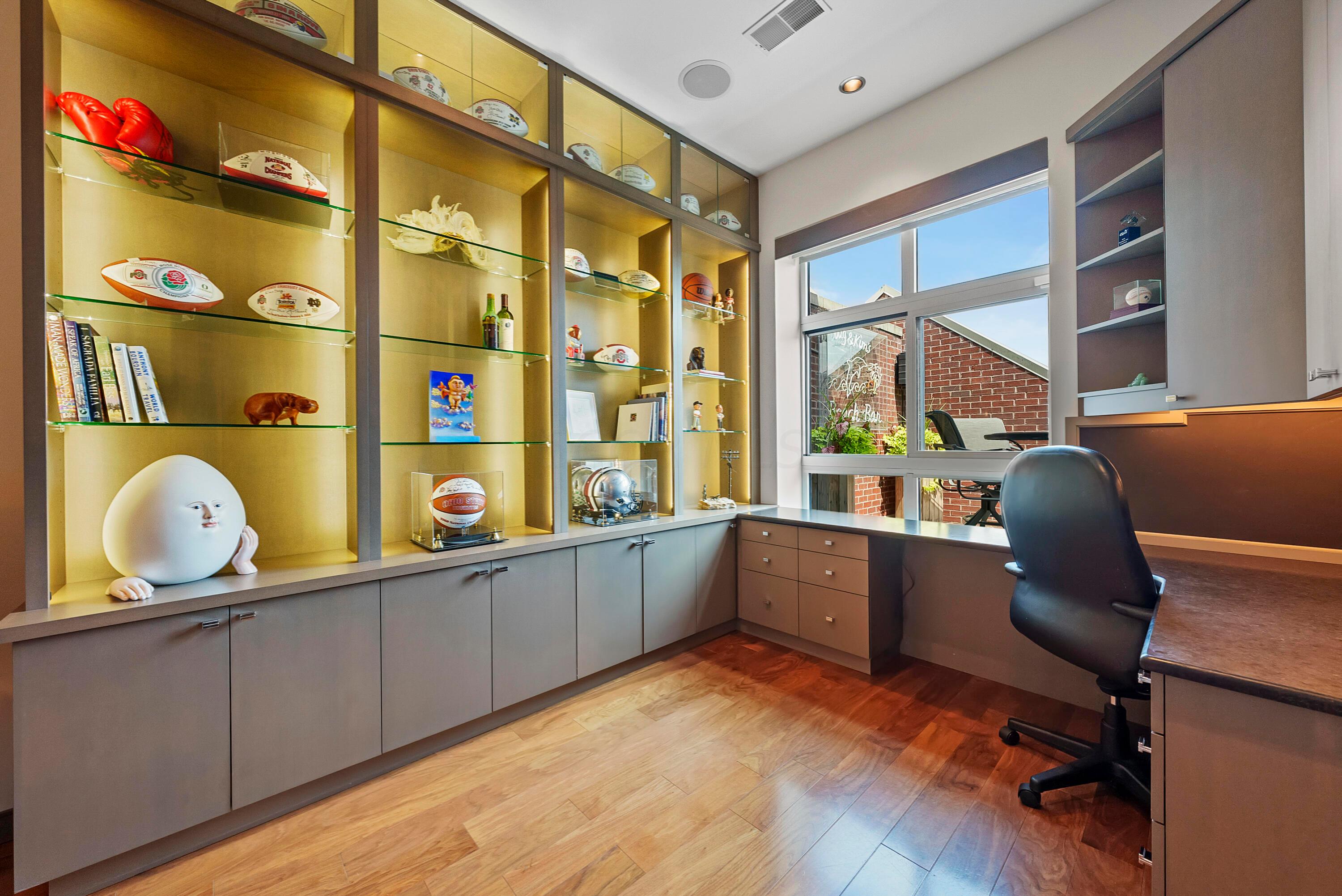 845 N High Street, 505