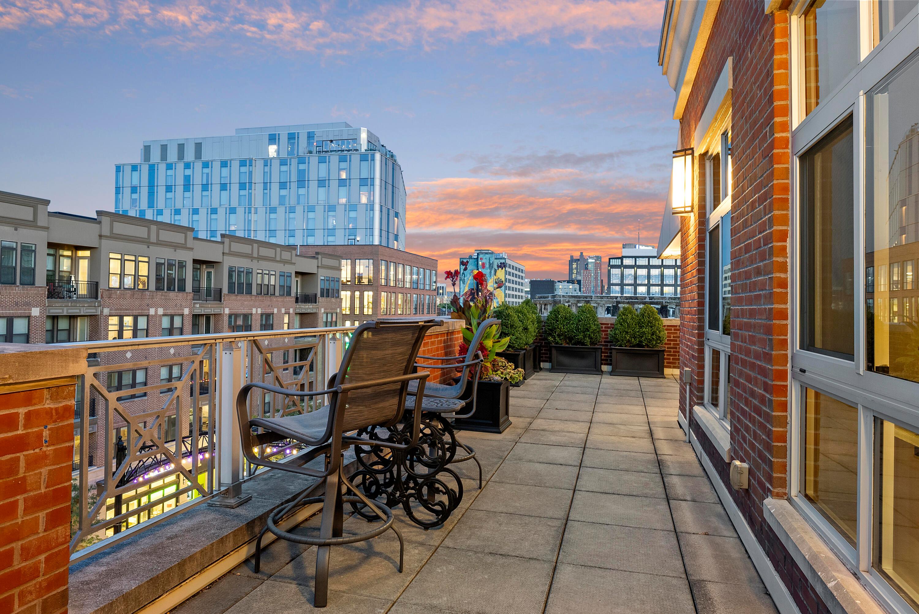 845 N High Street, 505