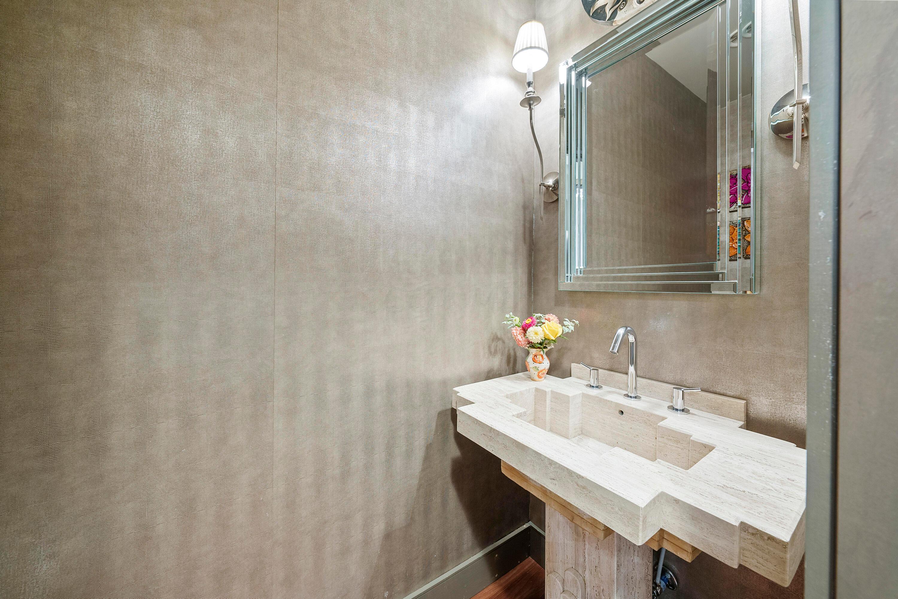 845 N High Street, 505