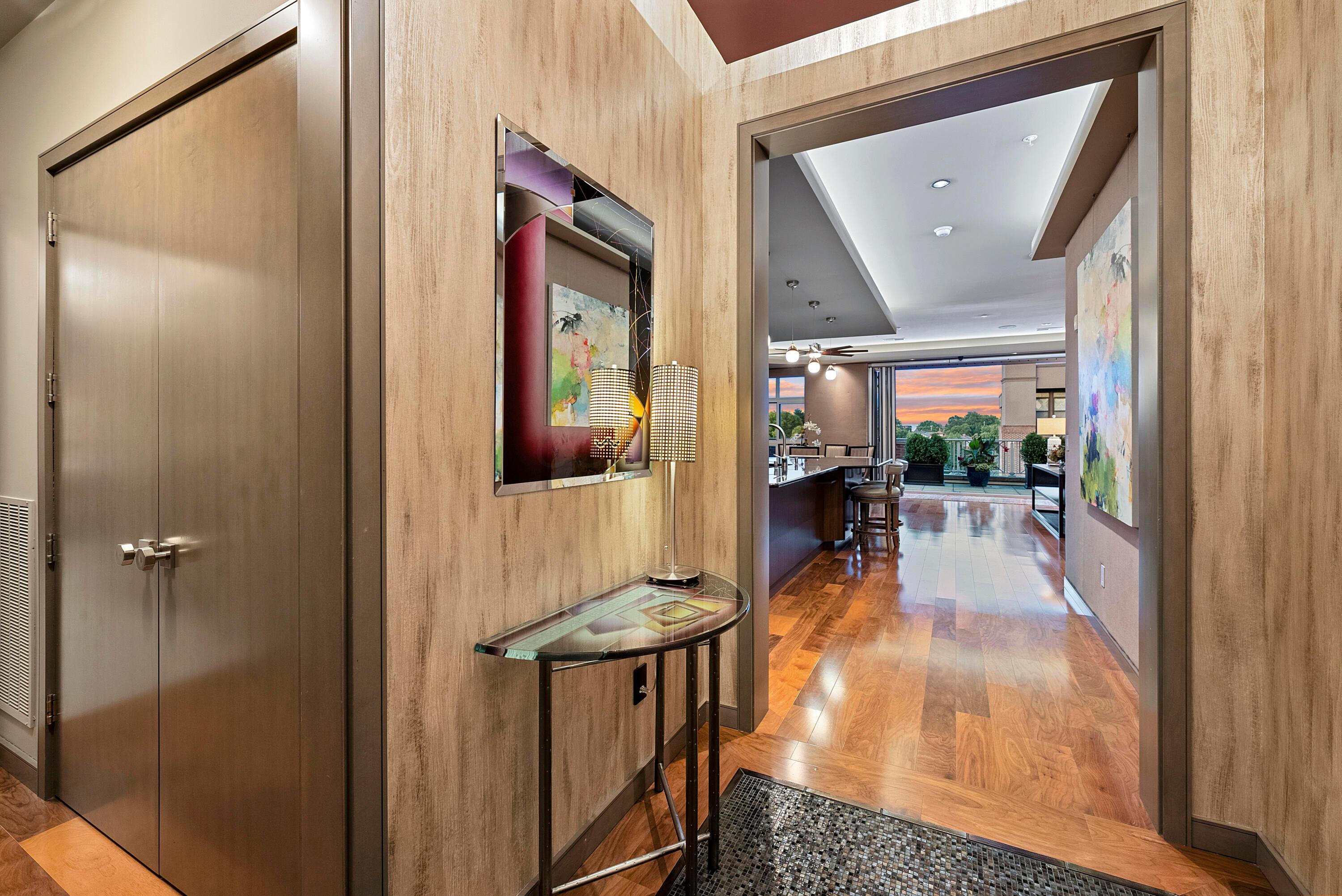 845 N High Street, 505