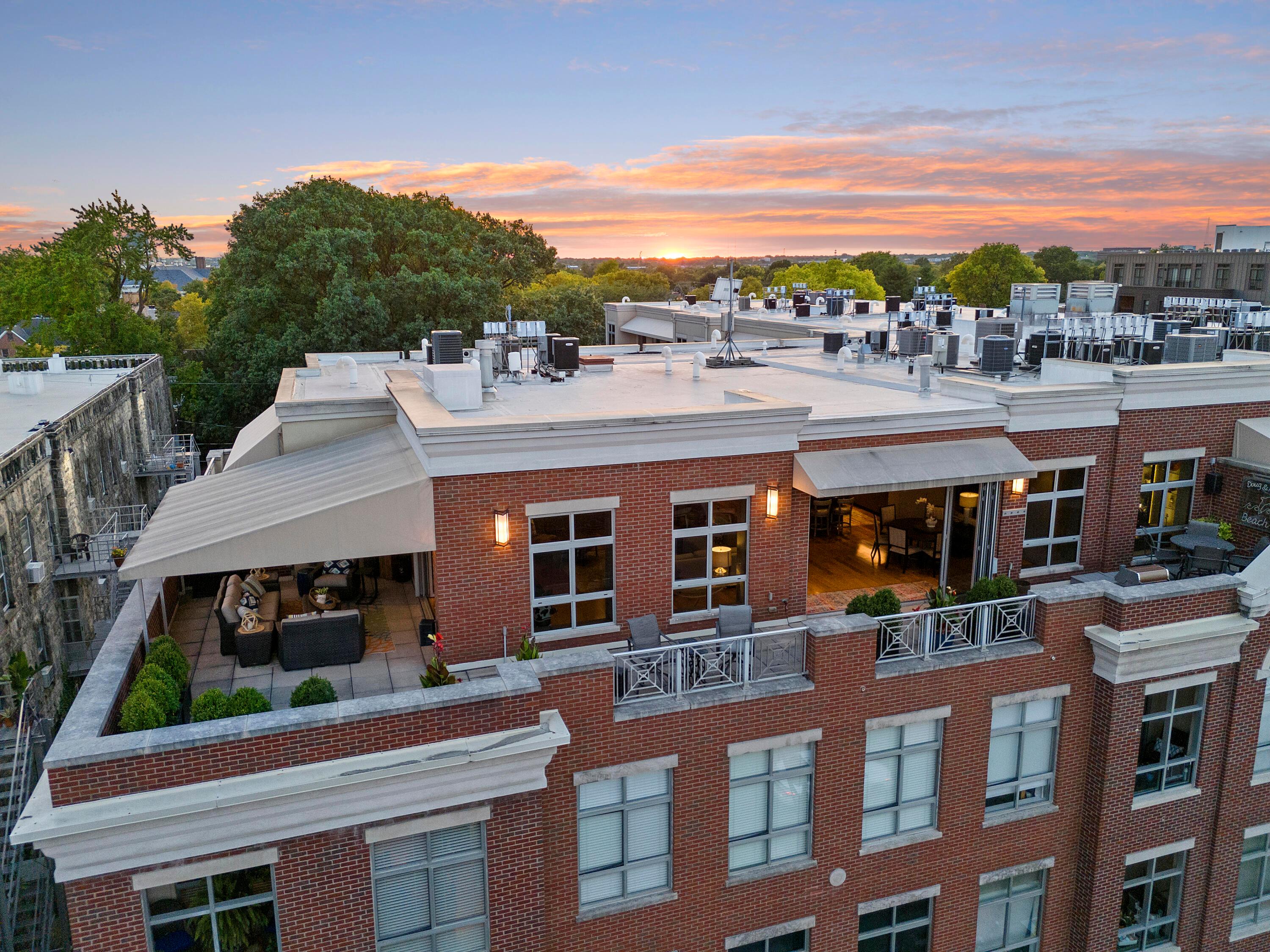 845 N High Street, 505