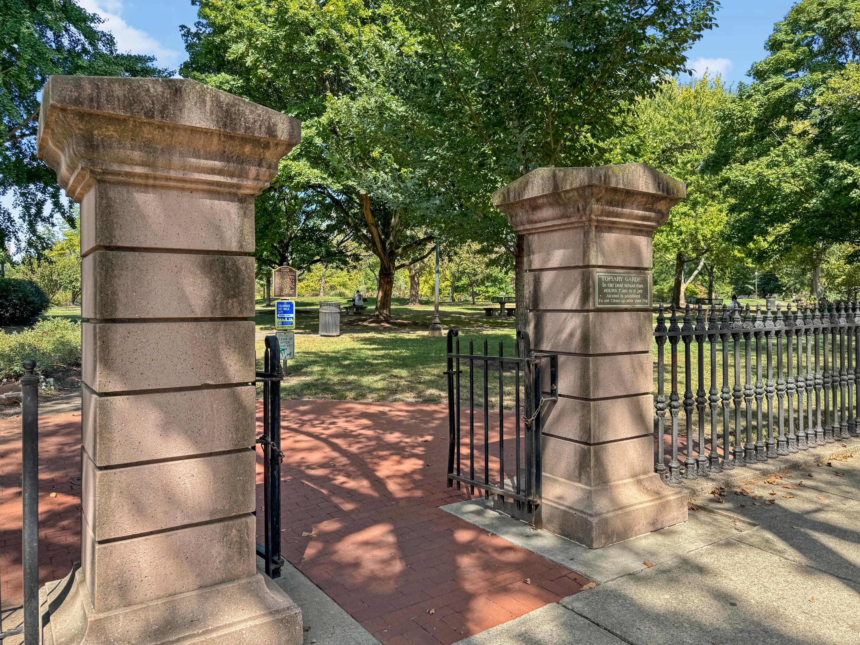 391 Library Park S, 2