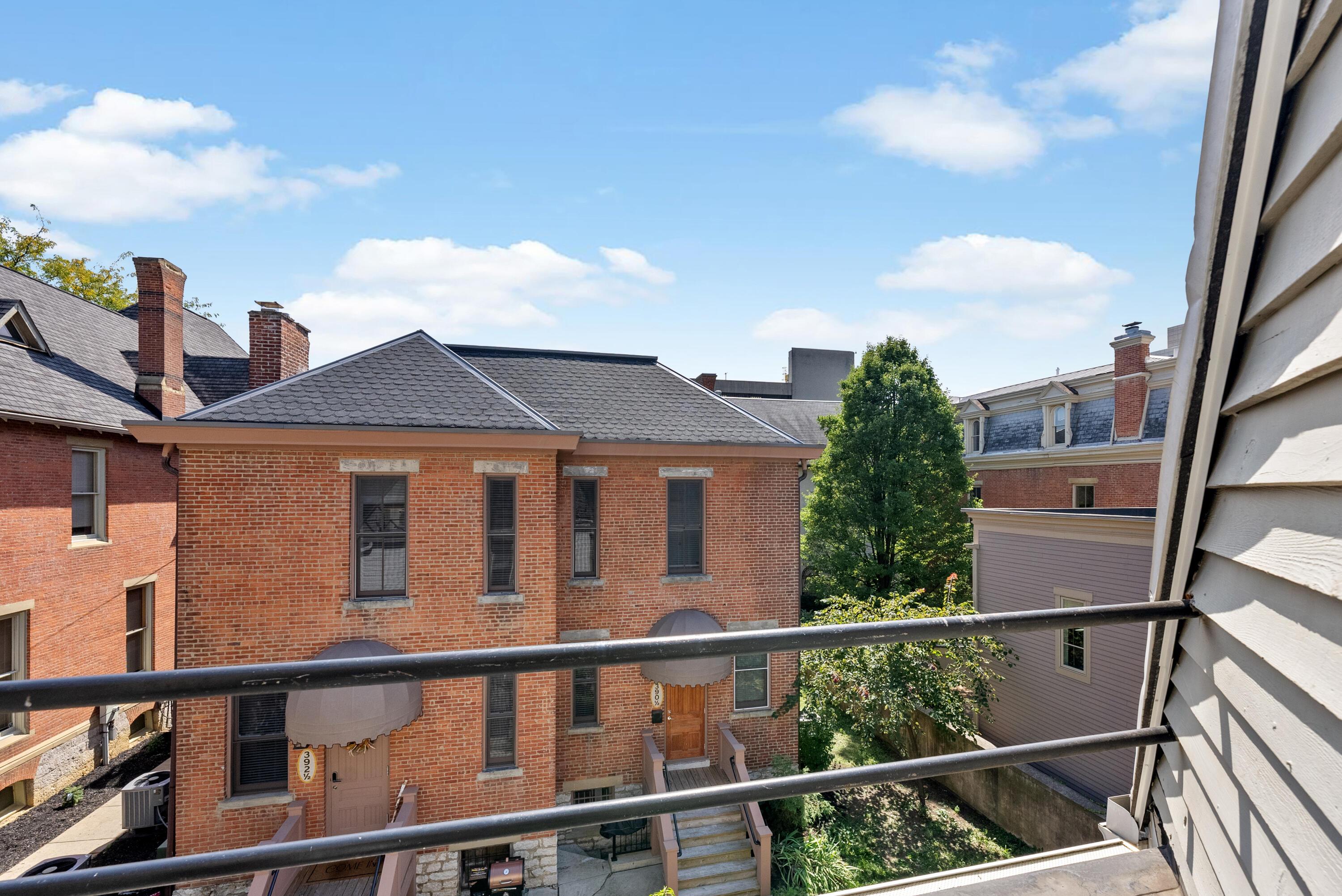391 Library Park S, 2