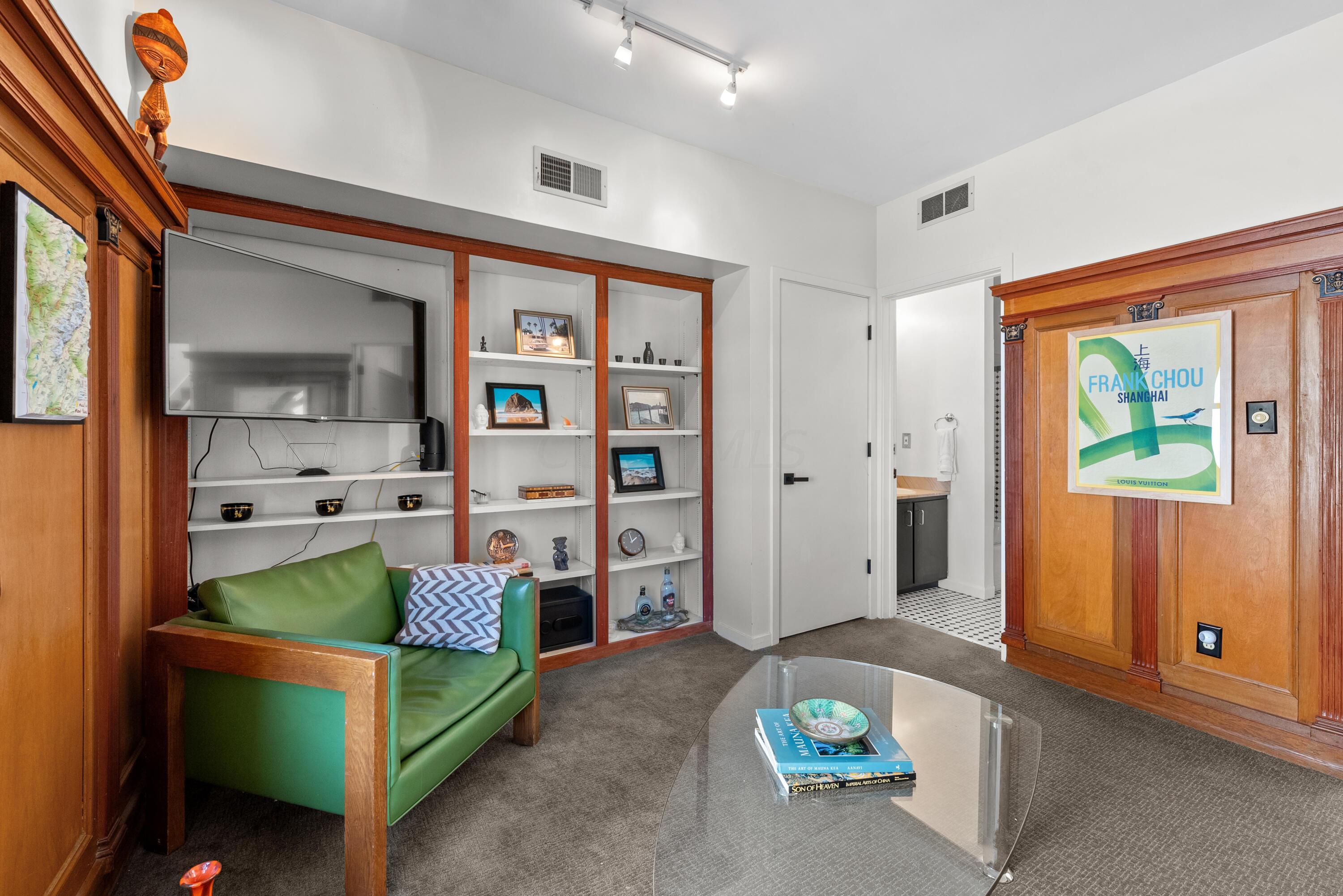 391 Library Park S, 2