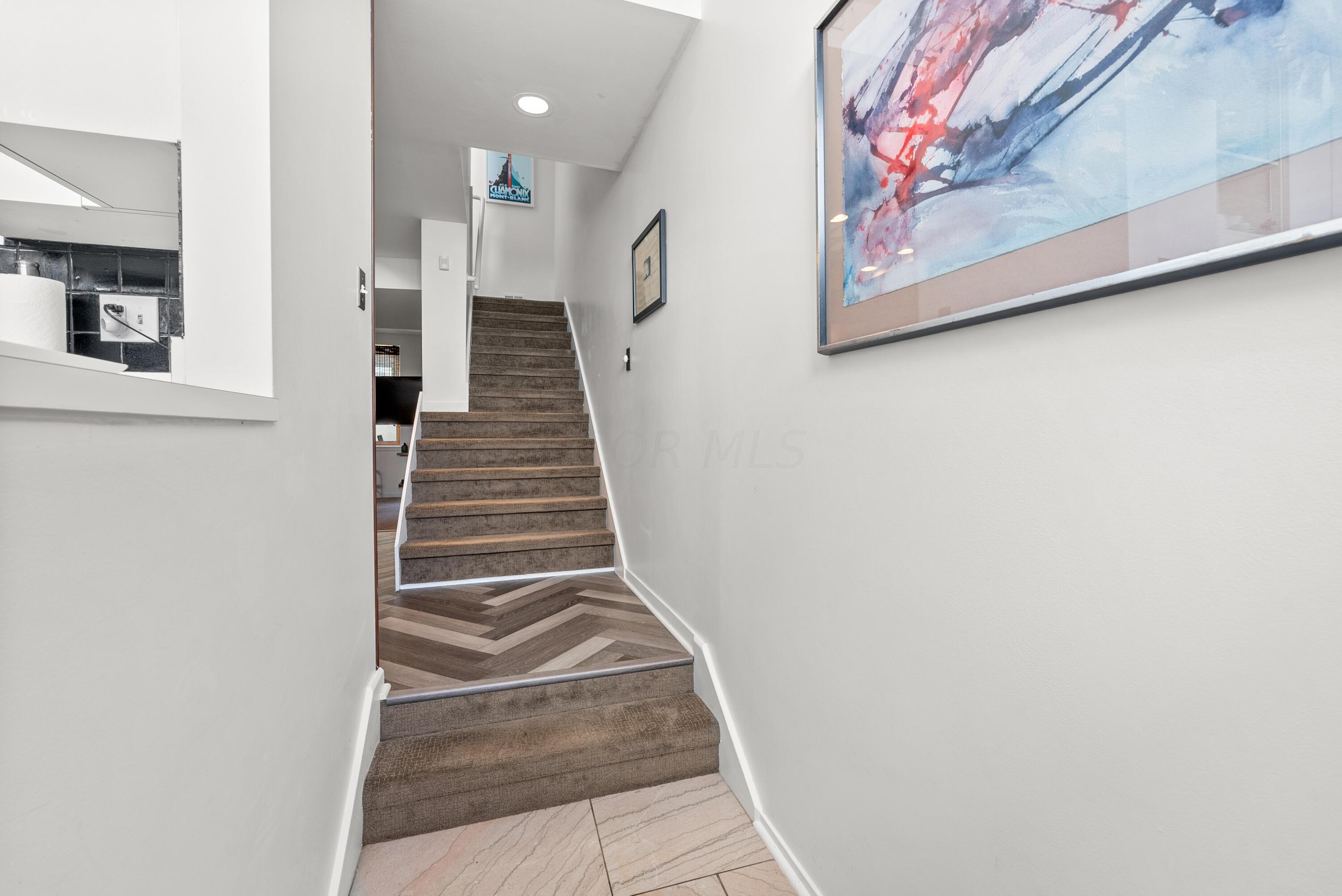 391 Library Park S, 2