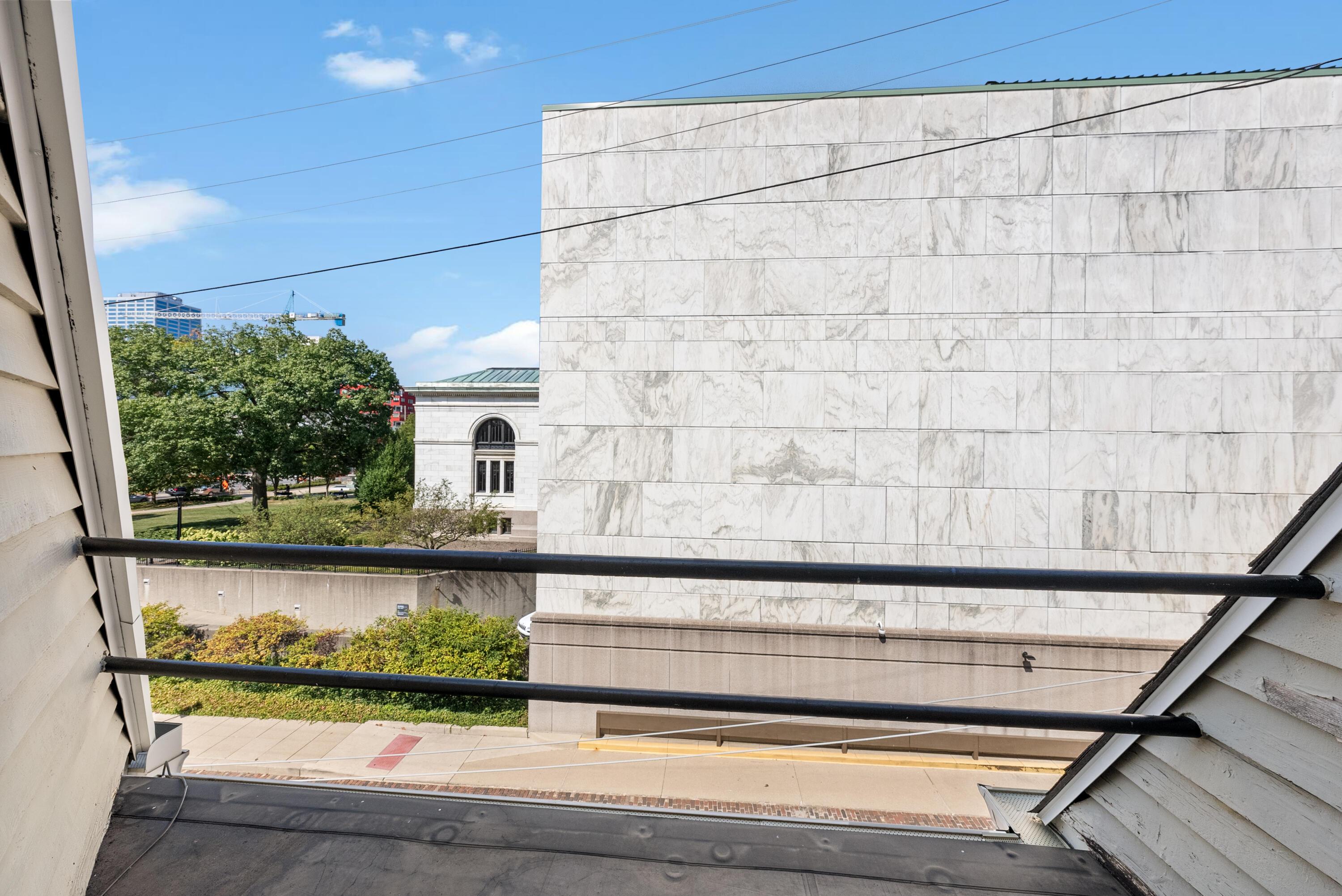 391 Library Park S, 2