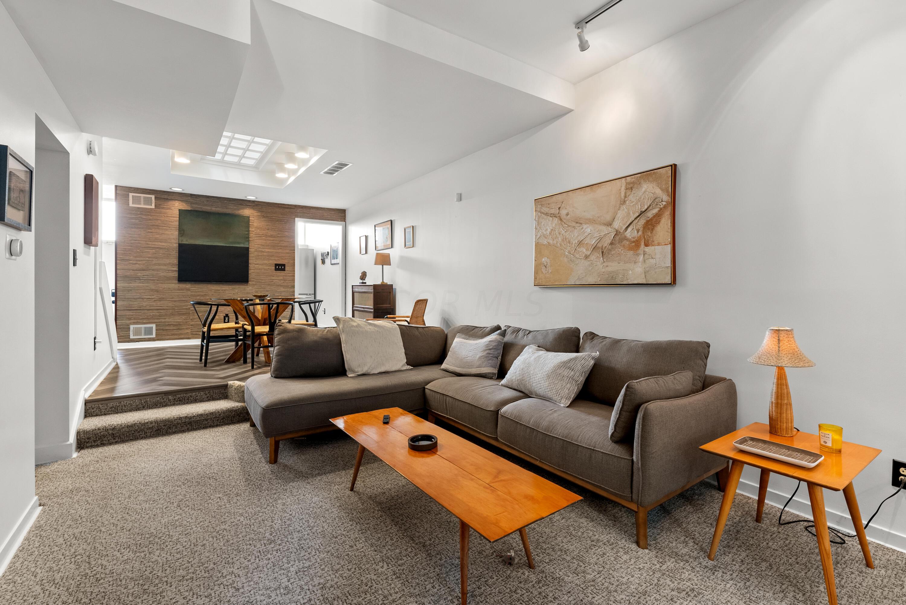 391 Library Park S, 2