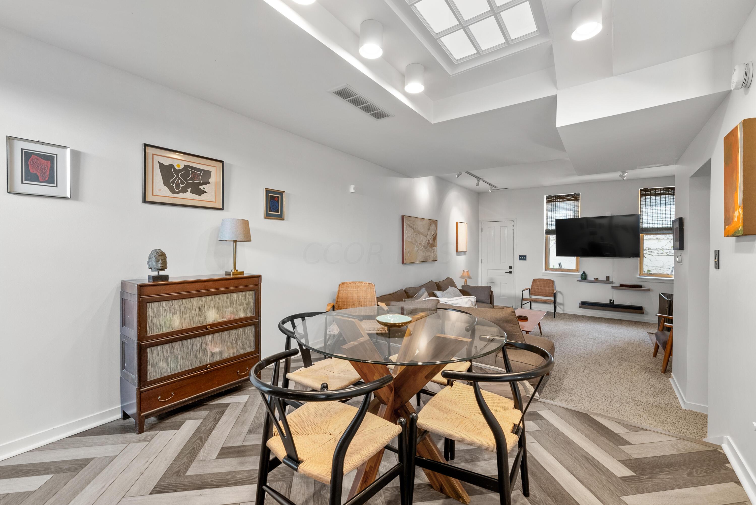 391 Library Park S, 2