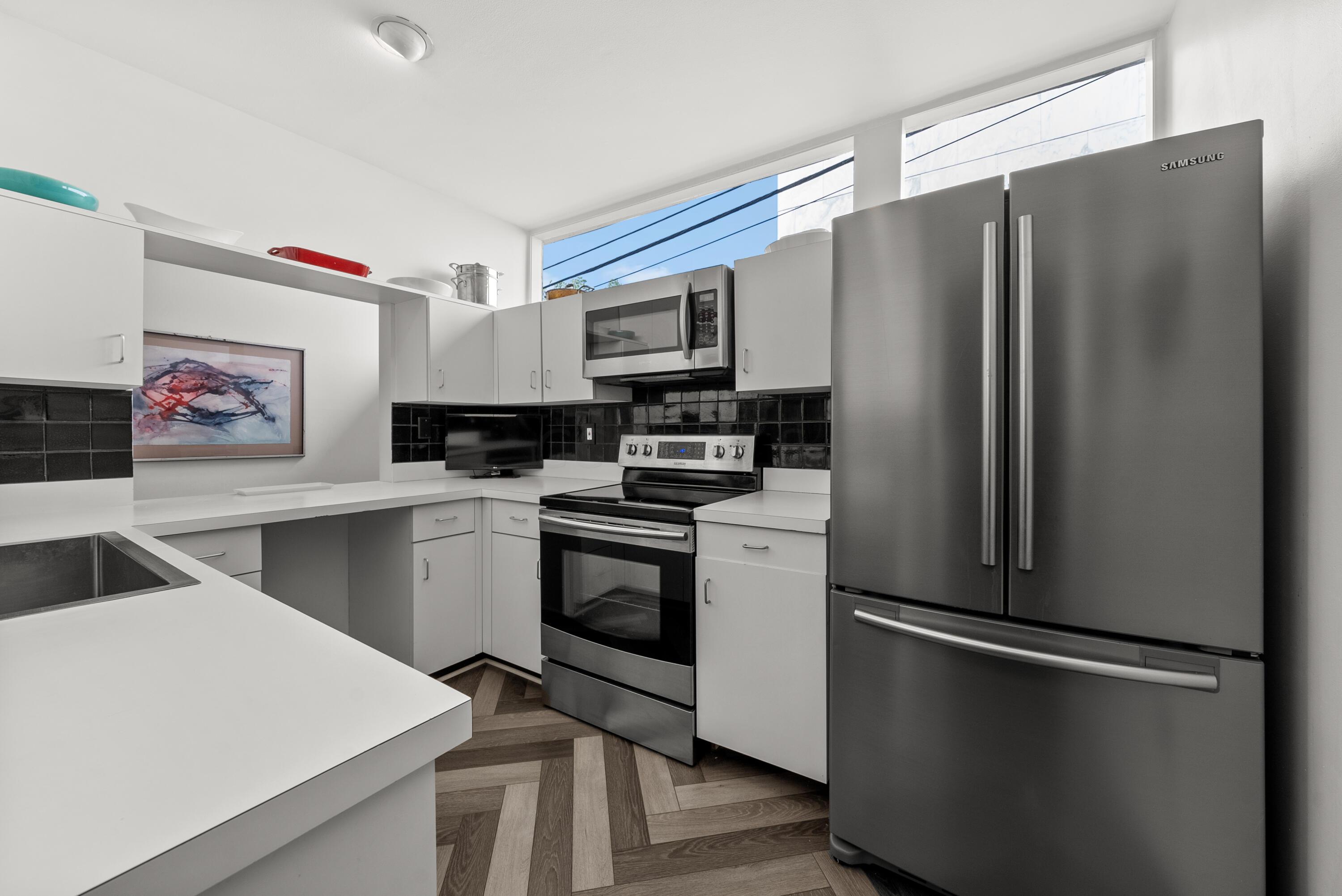 391 Library Park S, 2