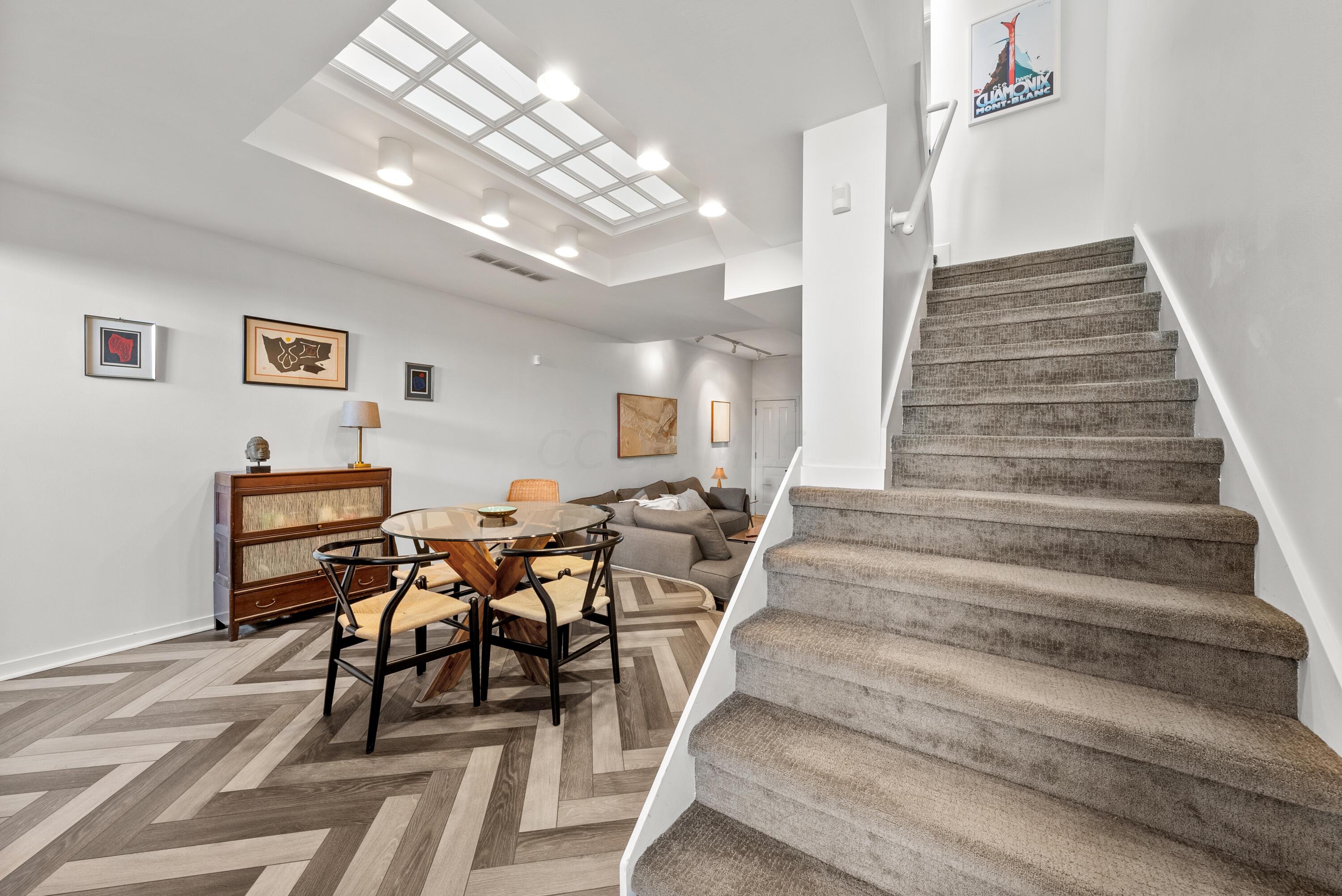 391 Library Park S, 2