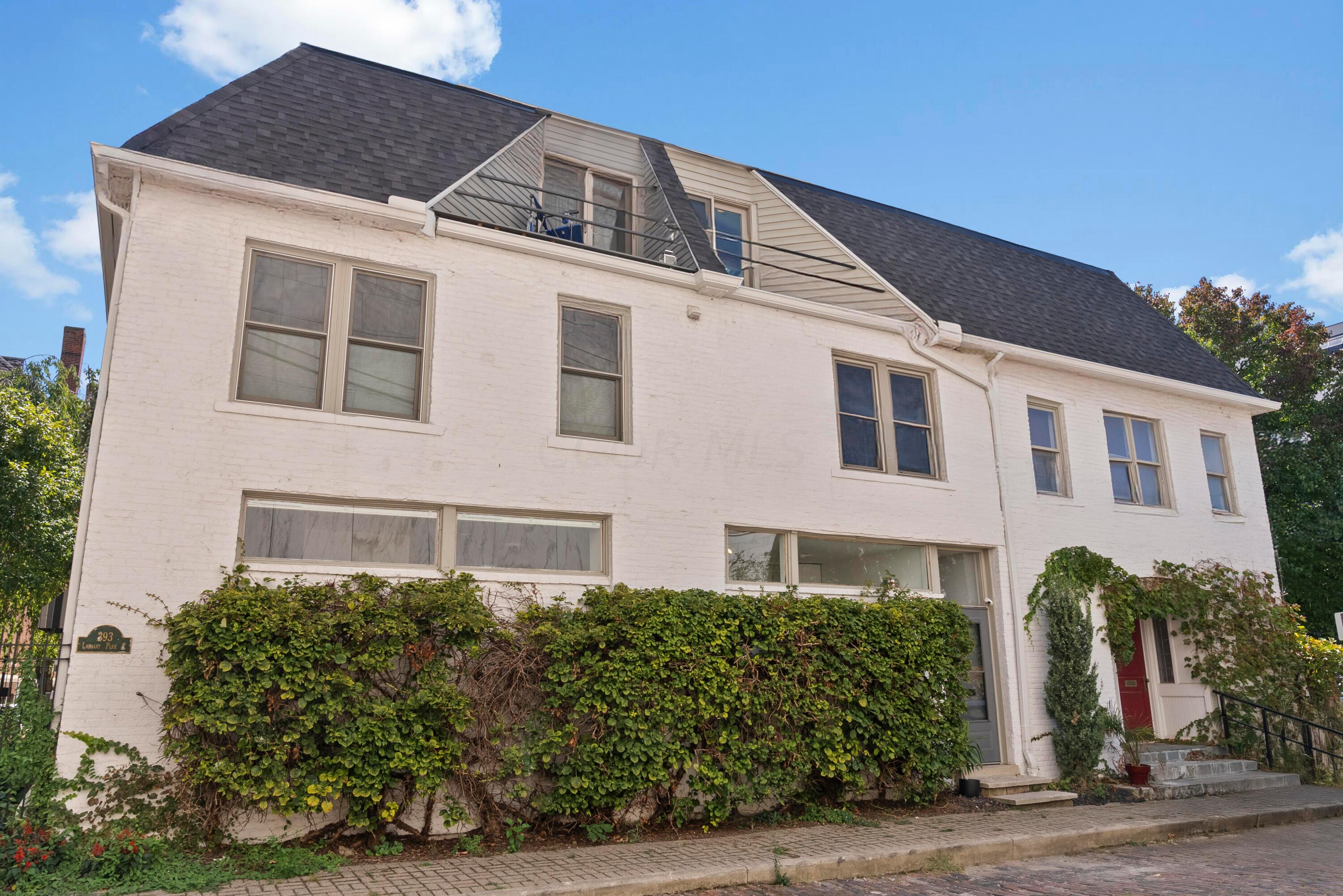 391 Library Park S, 2