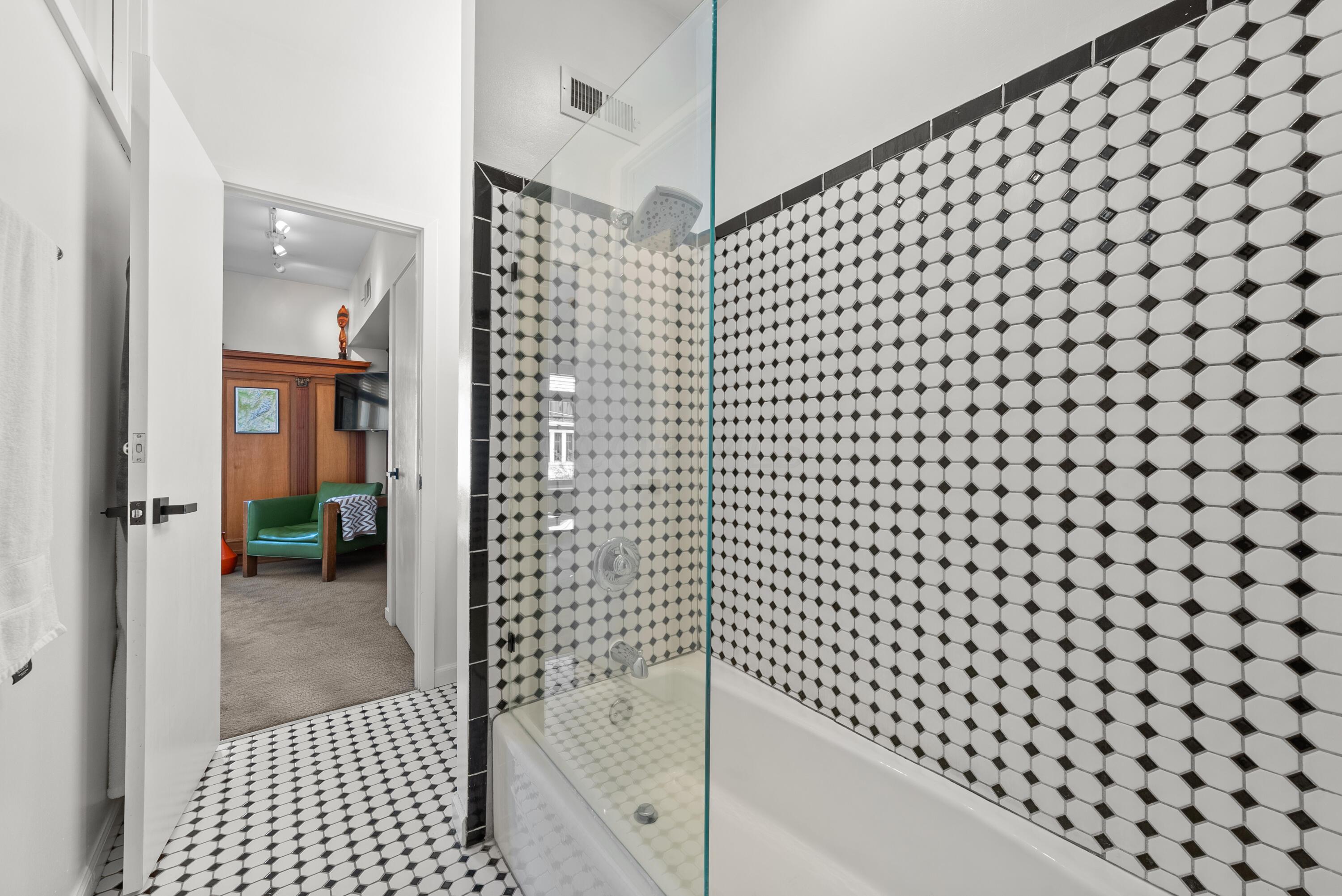 391 Library Park S, 2