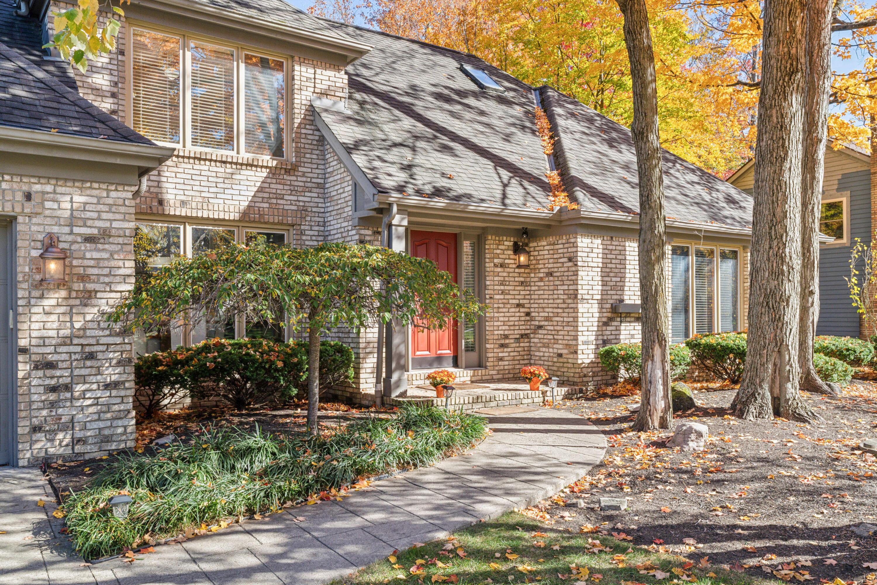 6021 Woodbrook Court