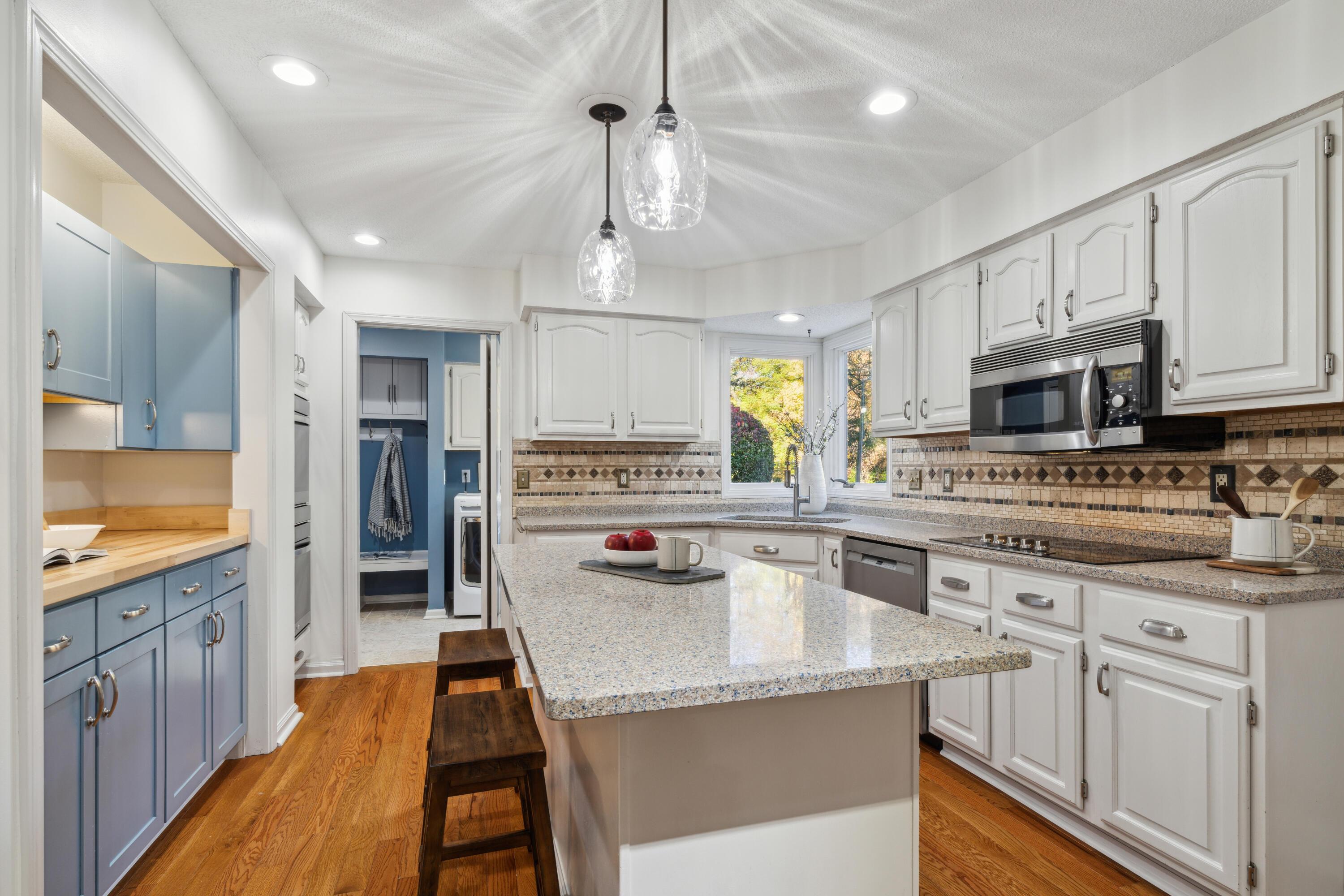 6021 Woodbrook Court