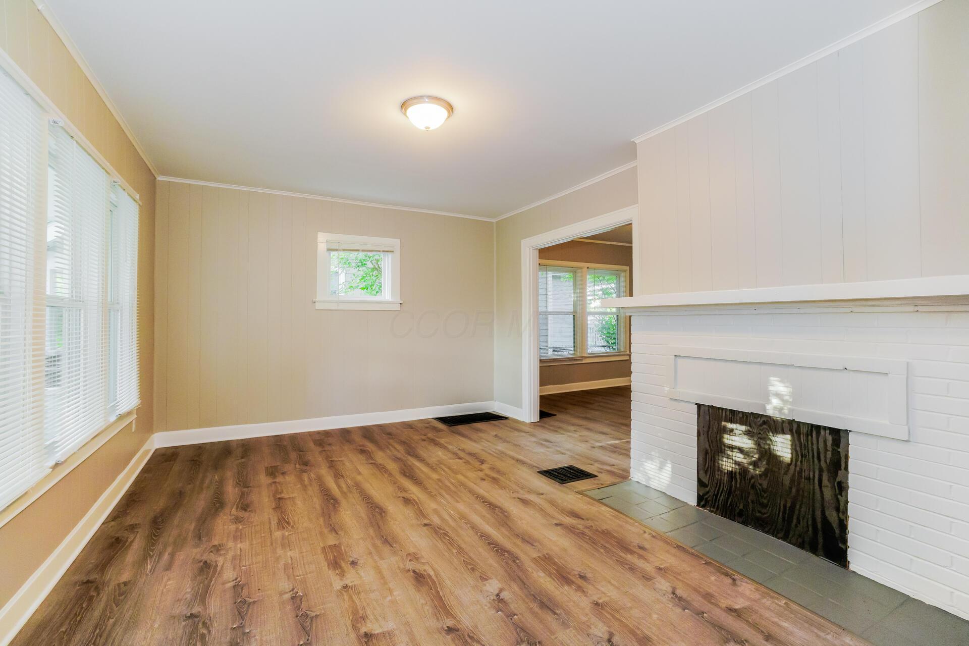 221 Columbian Avenue