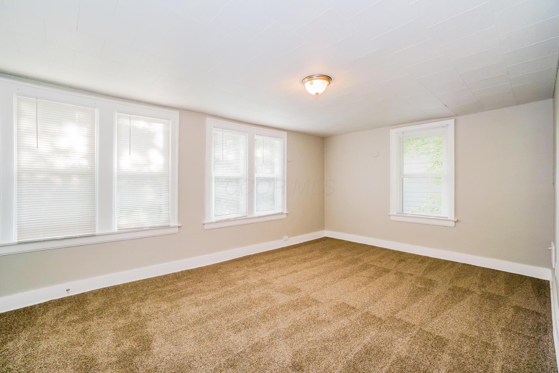 221 Columbian Avenue