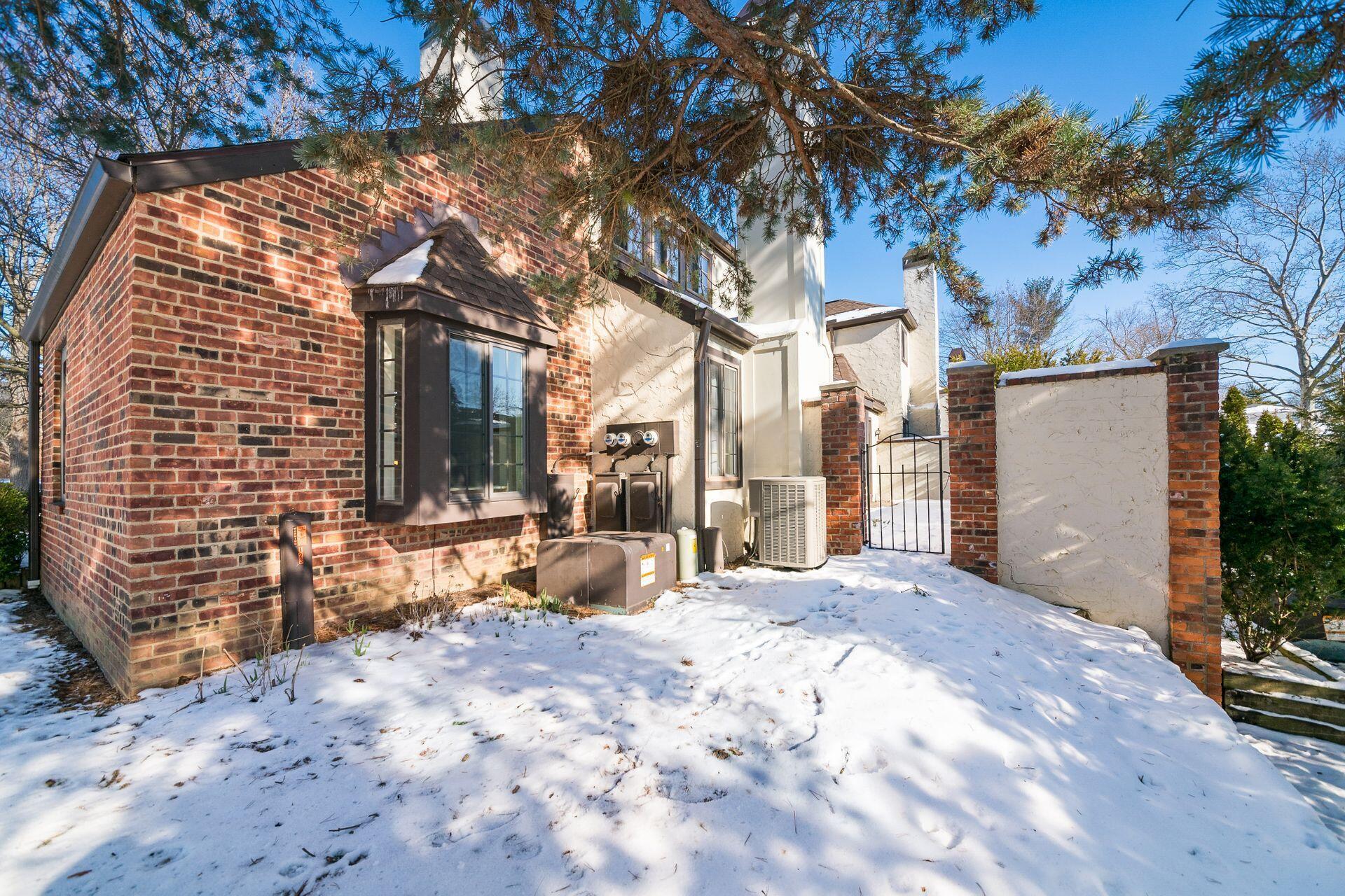 123 Saint Julien Street, 31E