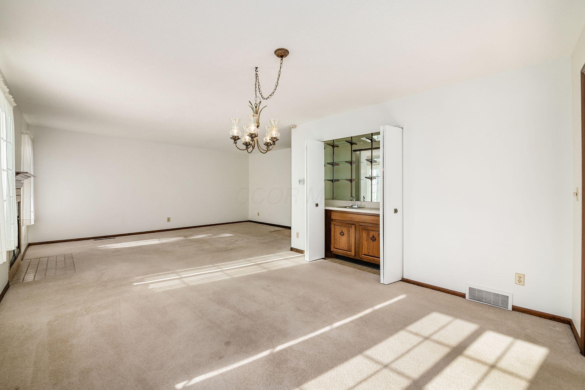 123 Saint Julien Street, 31E