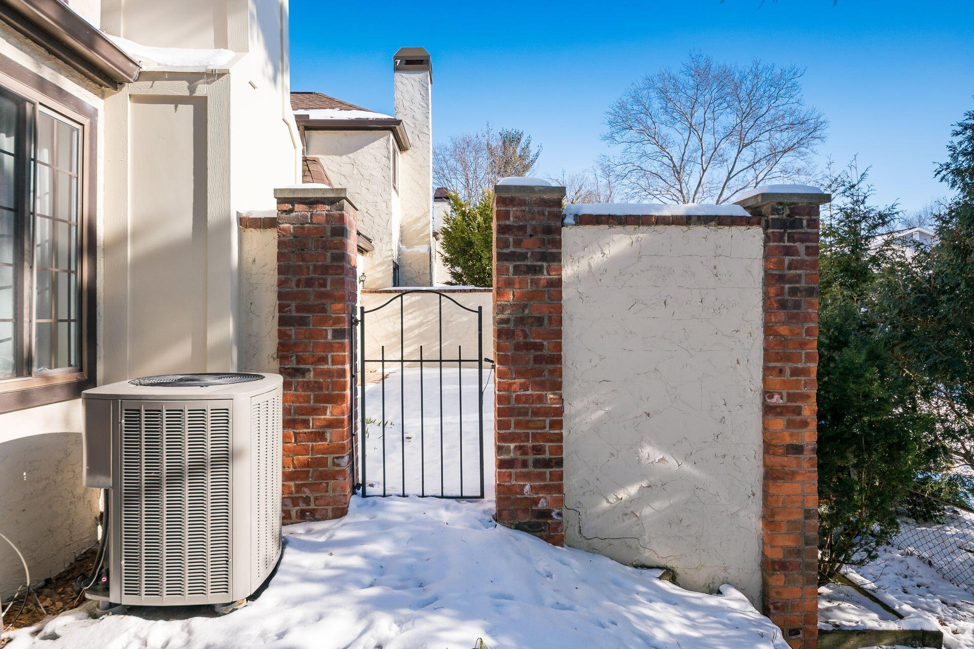 123 Saint Julien Street, 31E