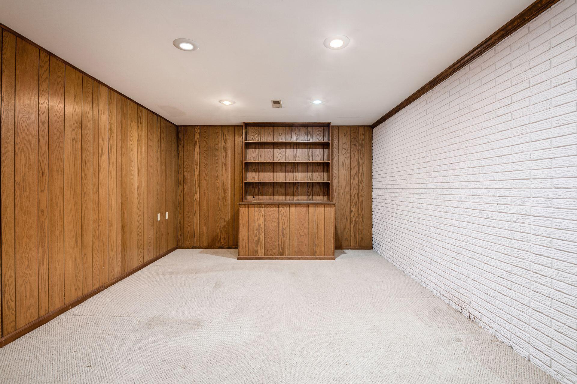 123 Saint Julien Street, 31E