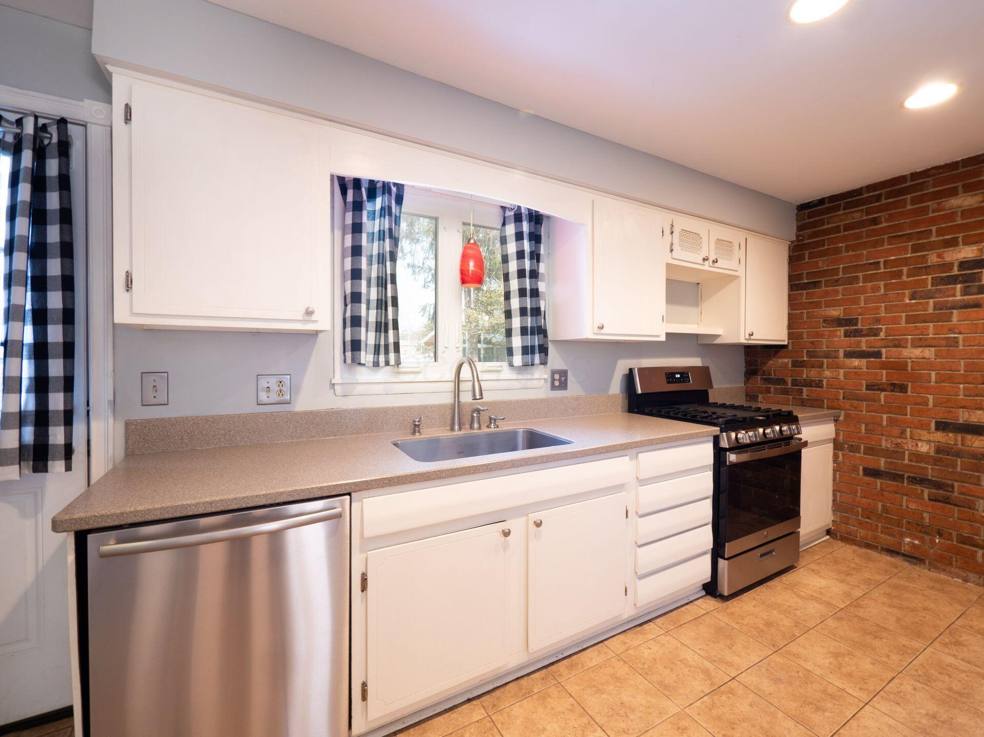 108 E Dublin Granville Road, K