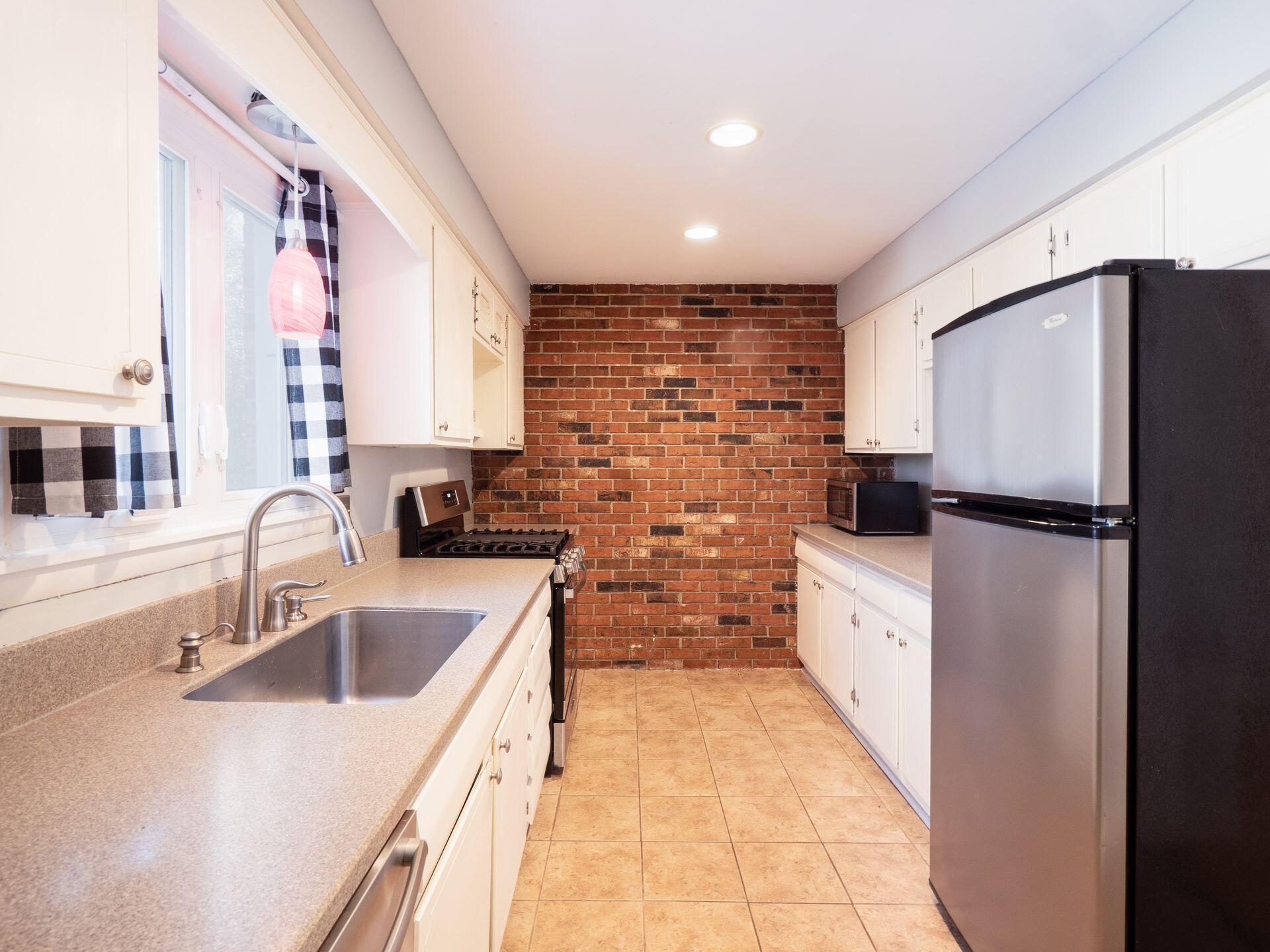 108 E Dublin Granville Road, K