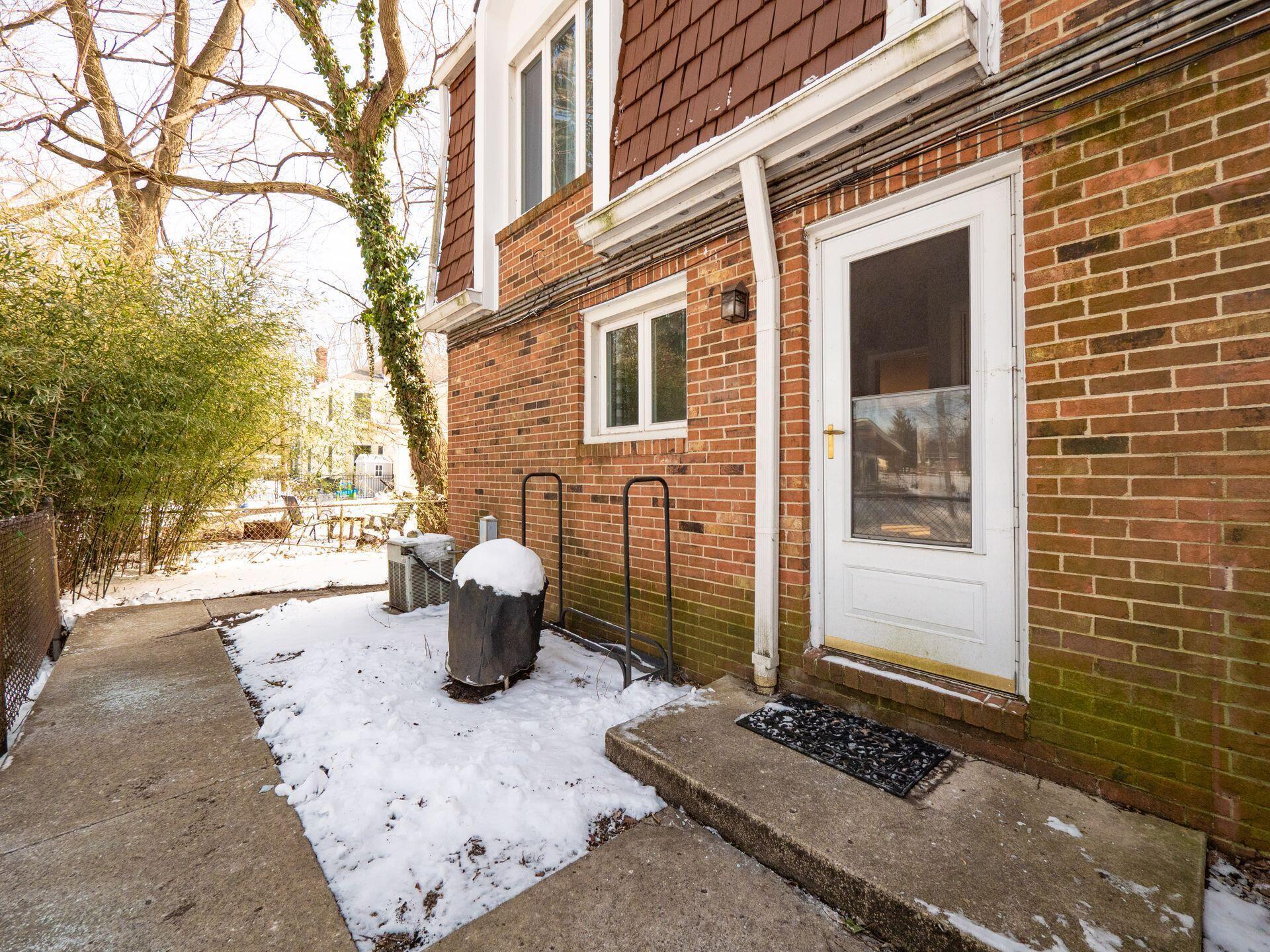 108 E Dublin Granville Road, K