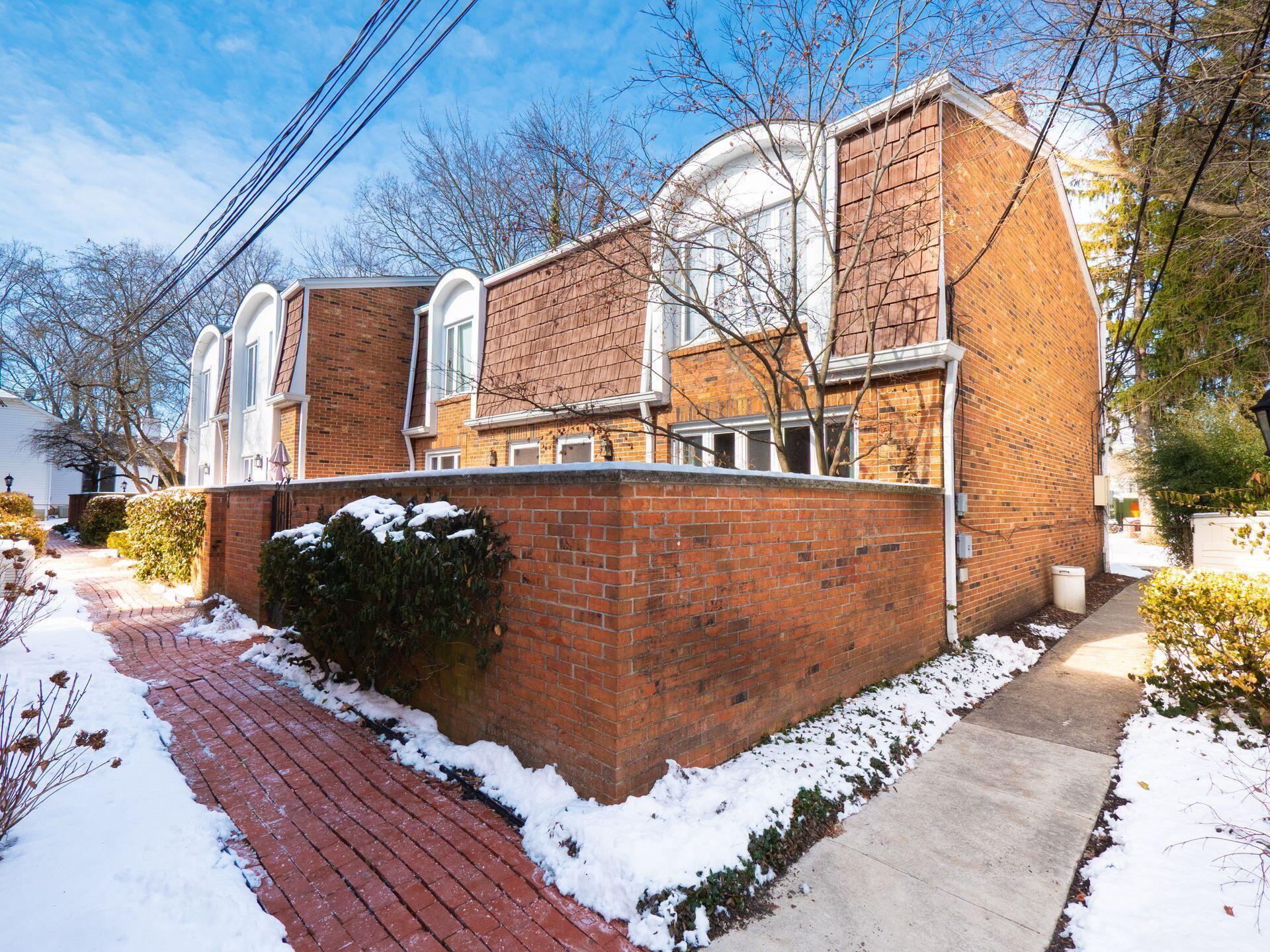 108 E Dublin Granville Road, K